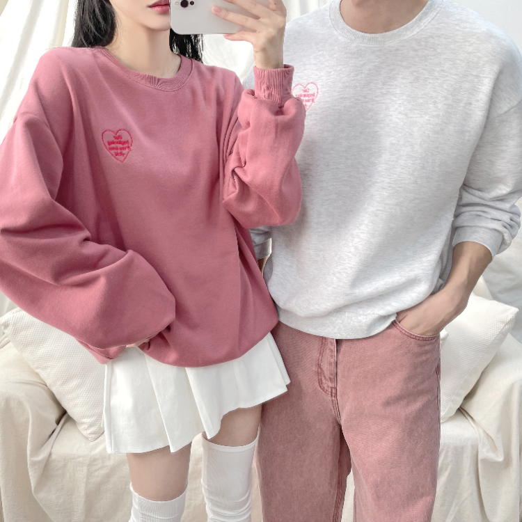 寬鬆刺繡心型大學T(三色)