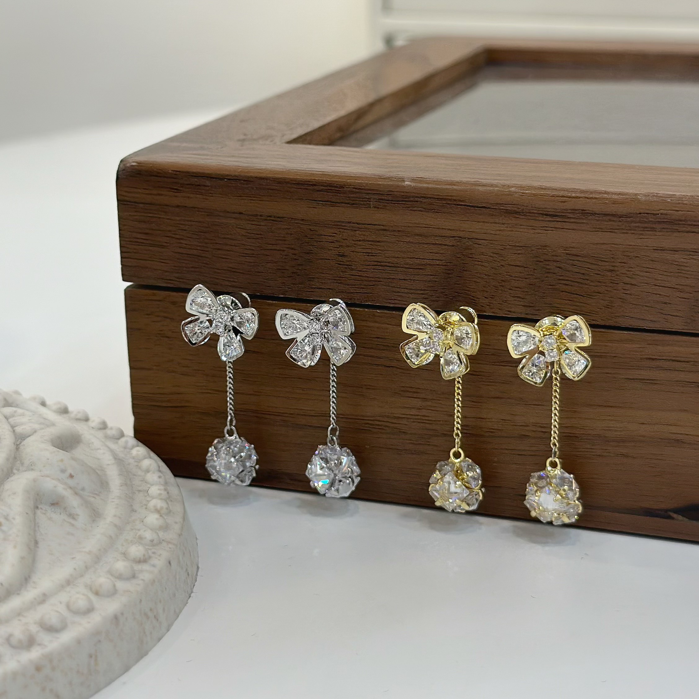 J78鋯石蝴蝶結鑽球前後扣垂吊