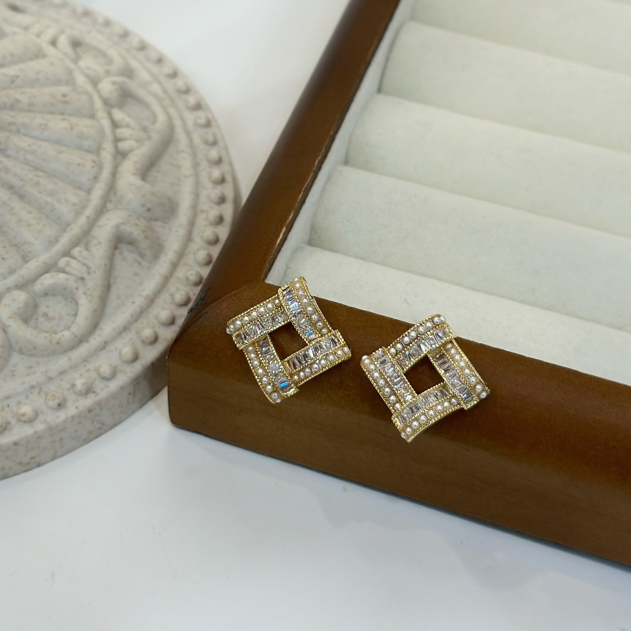 J80鋯石珍珠方塊耳貼