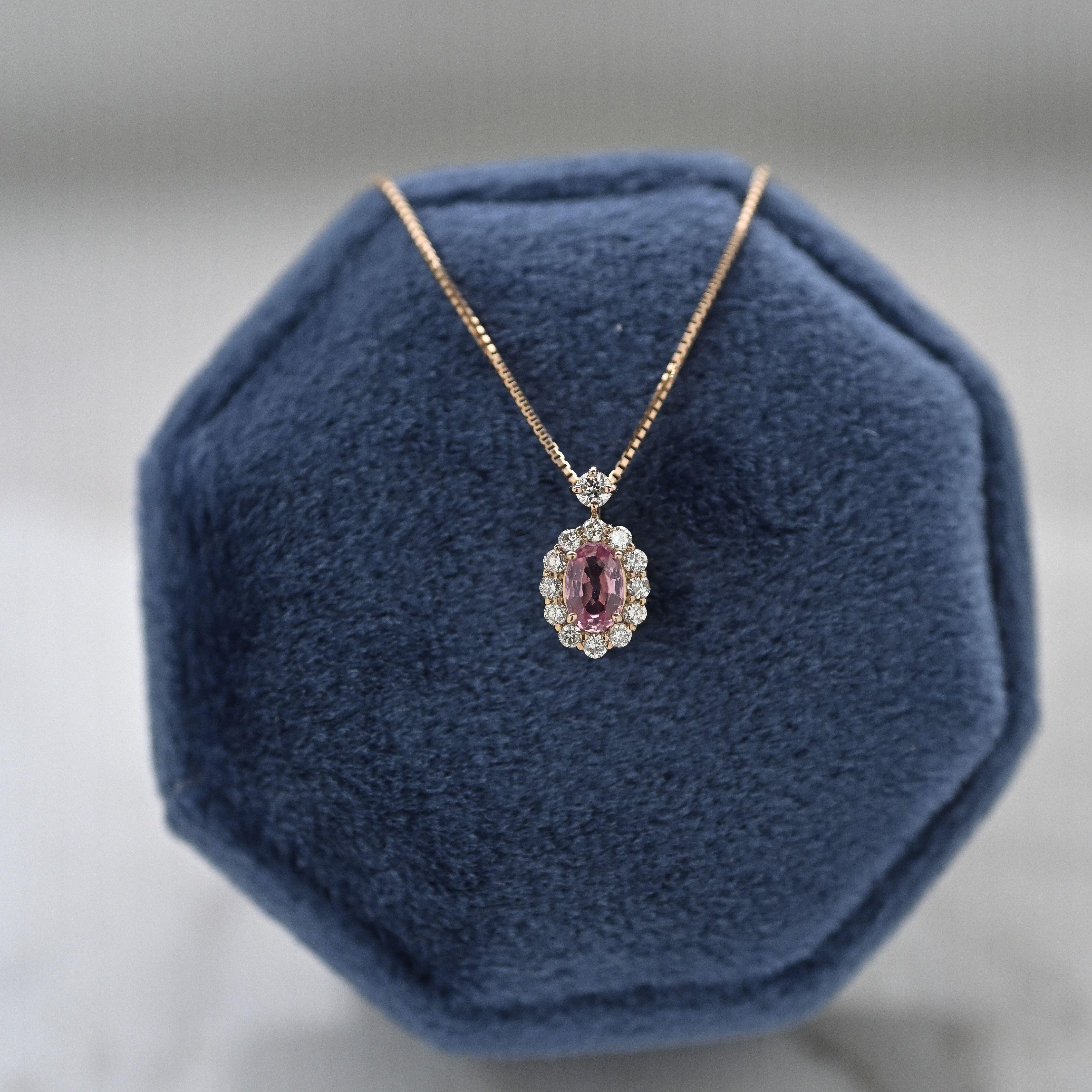 18k 0.26ct Padparadscha & Diamond necklace