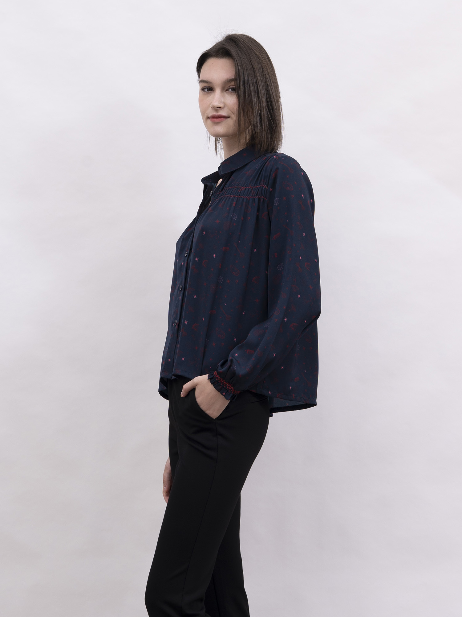 mi-tu 印花V領上衣