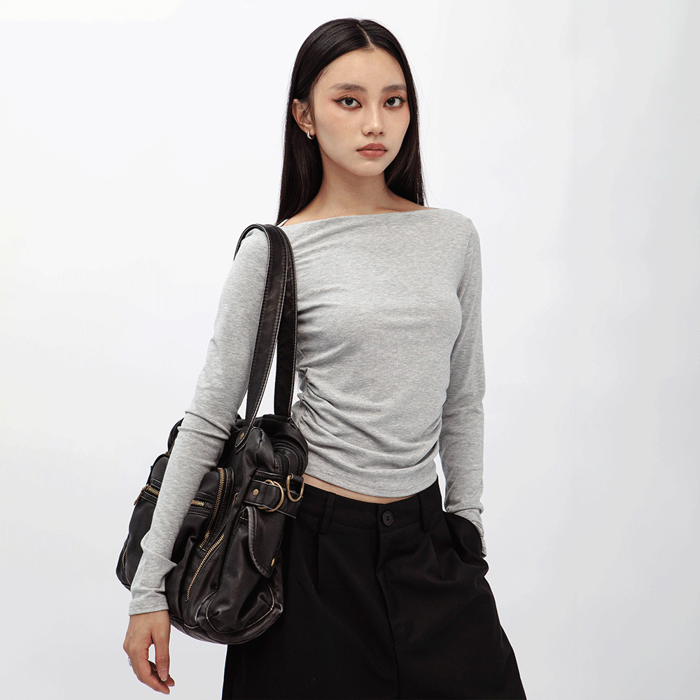 一字領長袖上衣