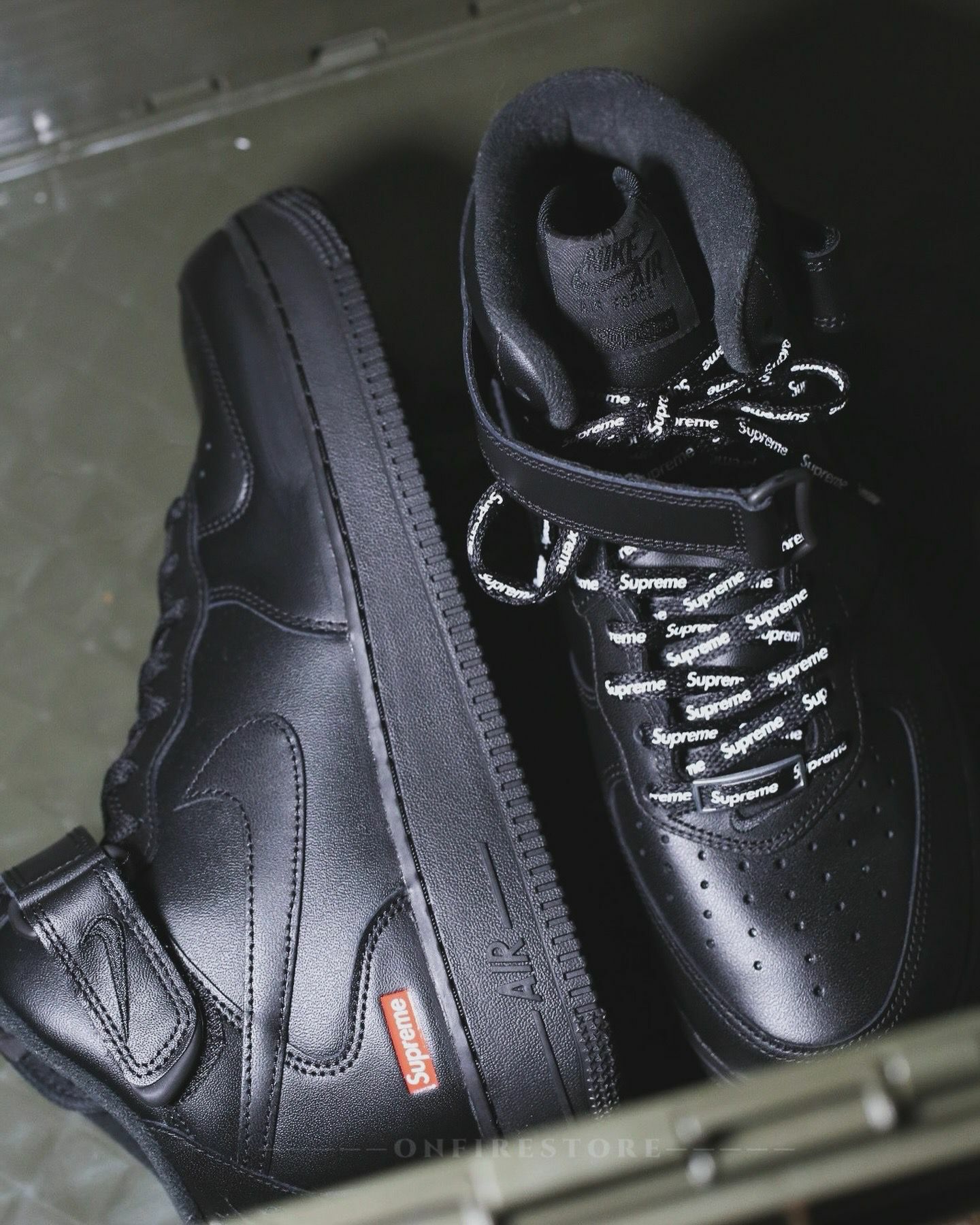 {現貨} SUPREME NIKE AIR FORCE 1 MID BLACK