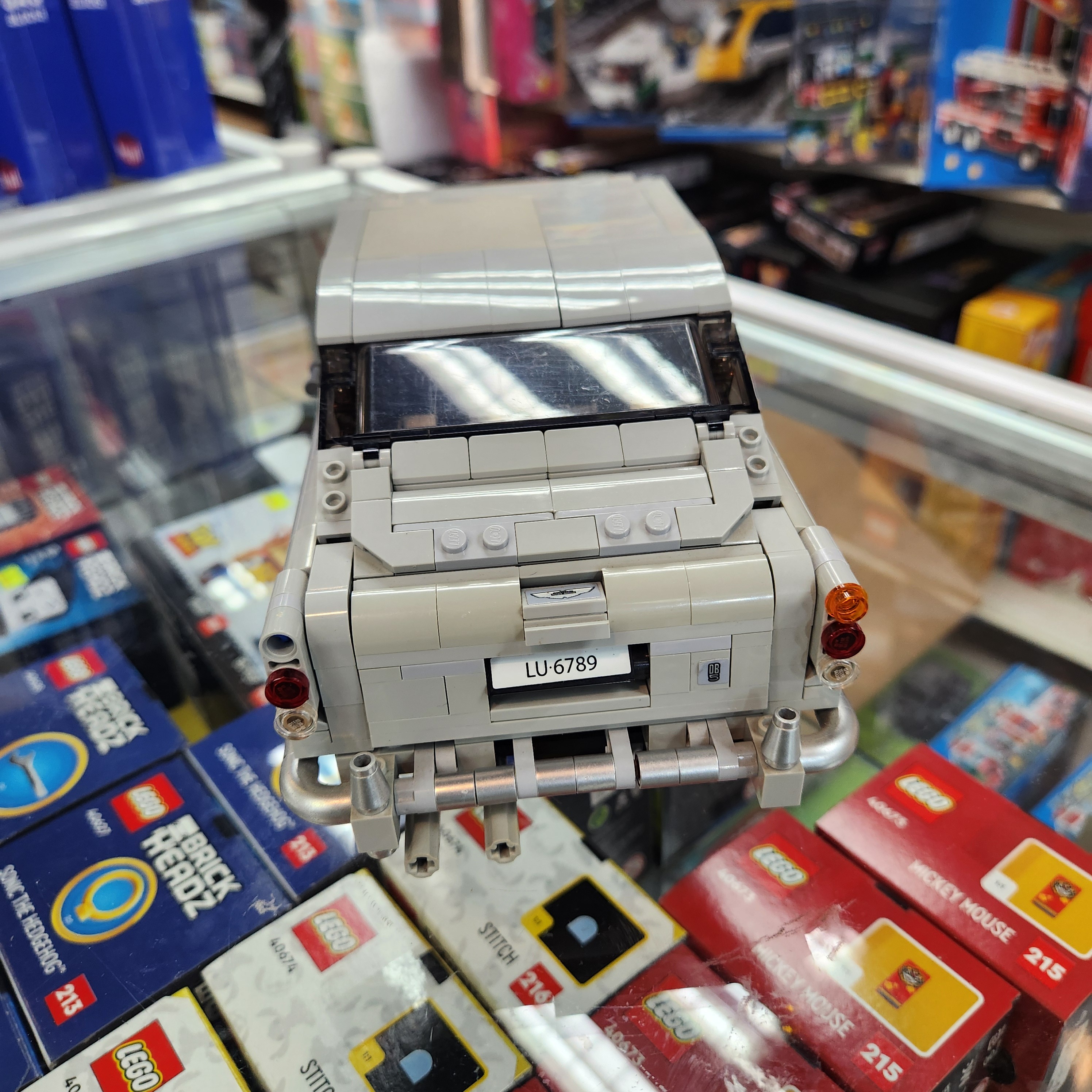 (用家福音） Lego Creator 10262 Jame Bond 007 Aston Martin DB5 Display (實物如圖,可能有機會缺件）