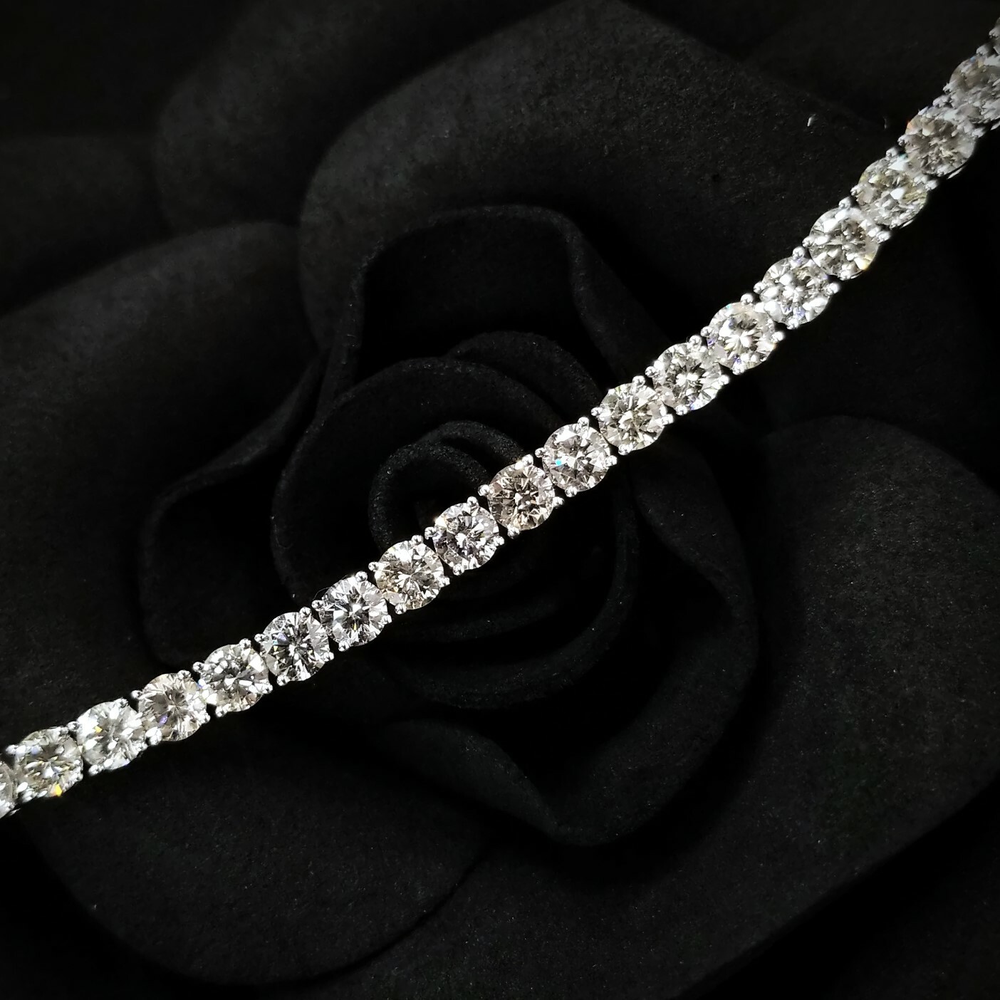 全新18K白金9卡31份鑽石手鍊