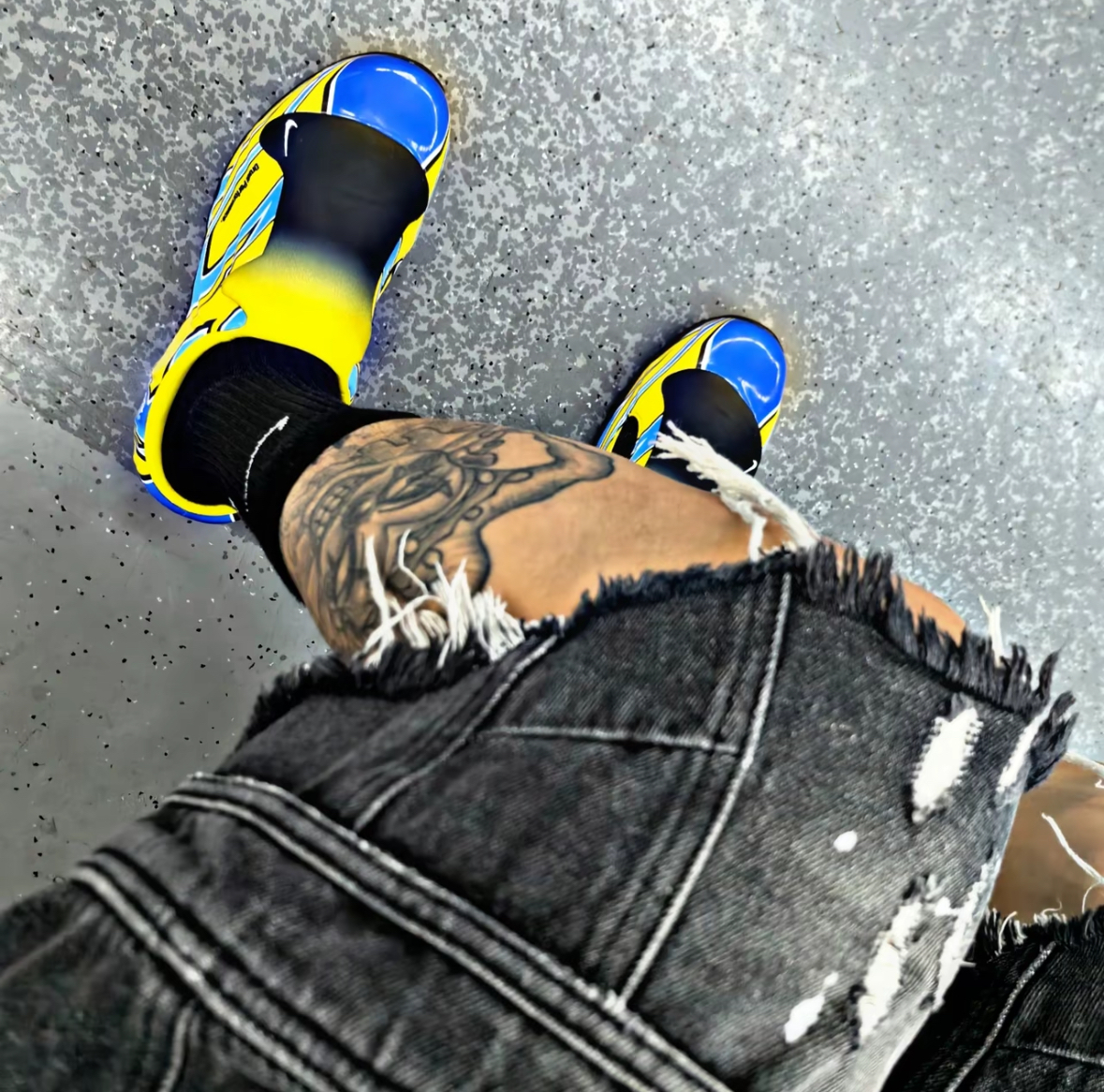 APAIR】預購Supreme x Nike Clogposite APAIR】預購Supreme x Nike Clogposite