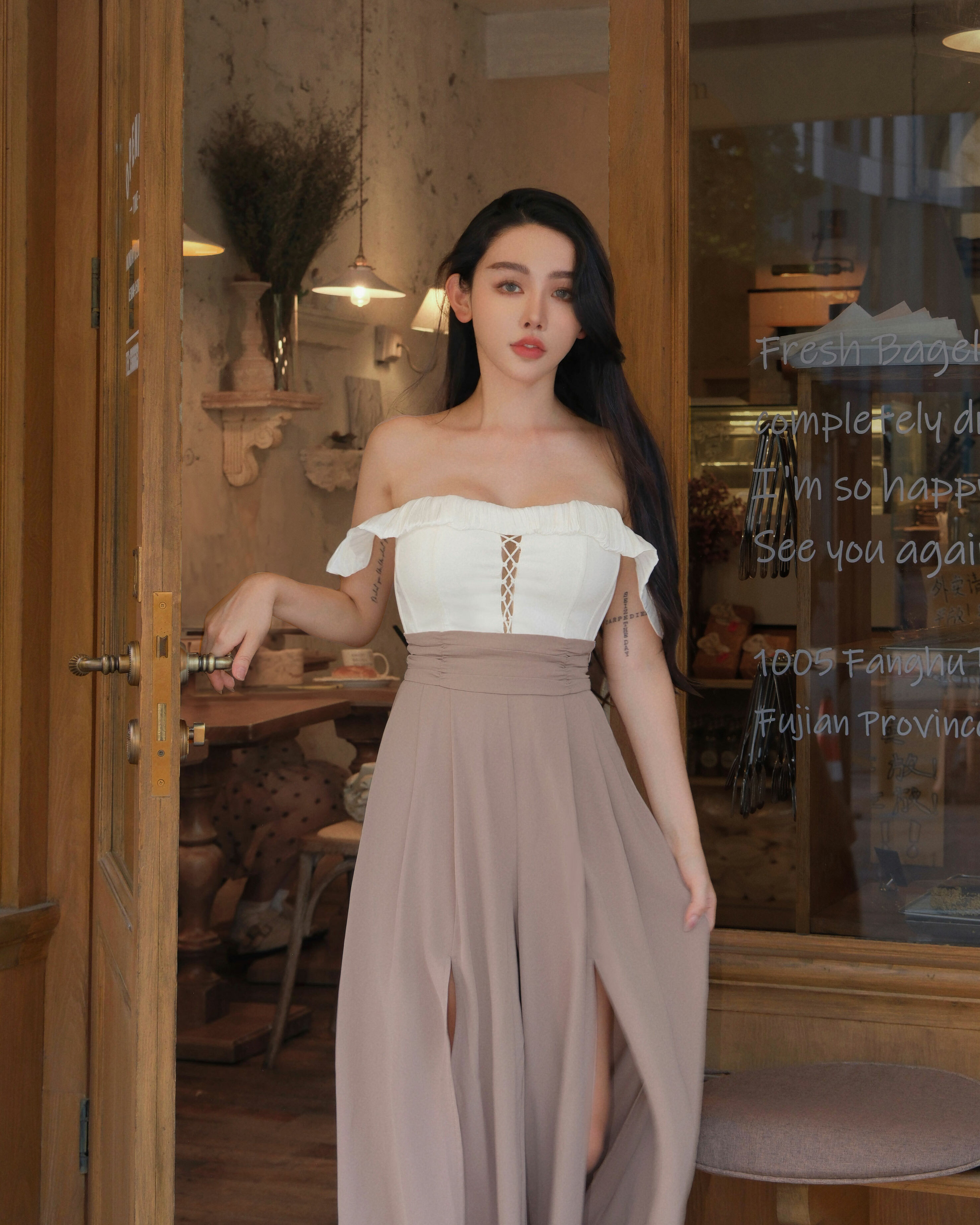 ⭒訂製-甜美絲光一字領交叉美背上衣