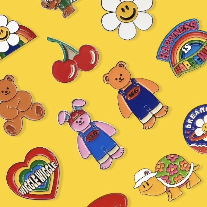 T8Wiggle 花花扣針