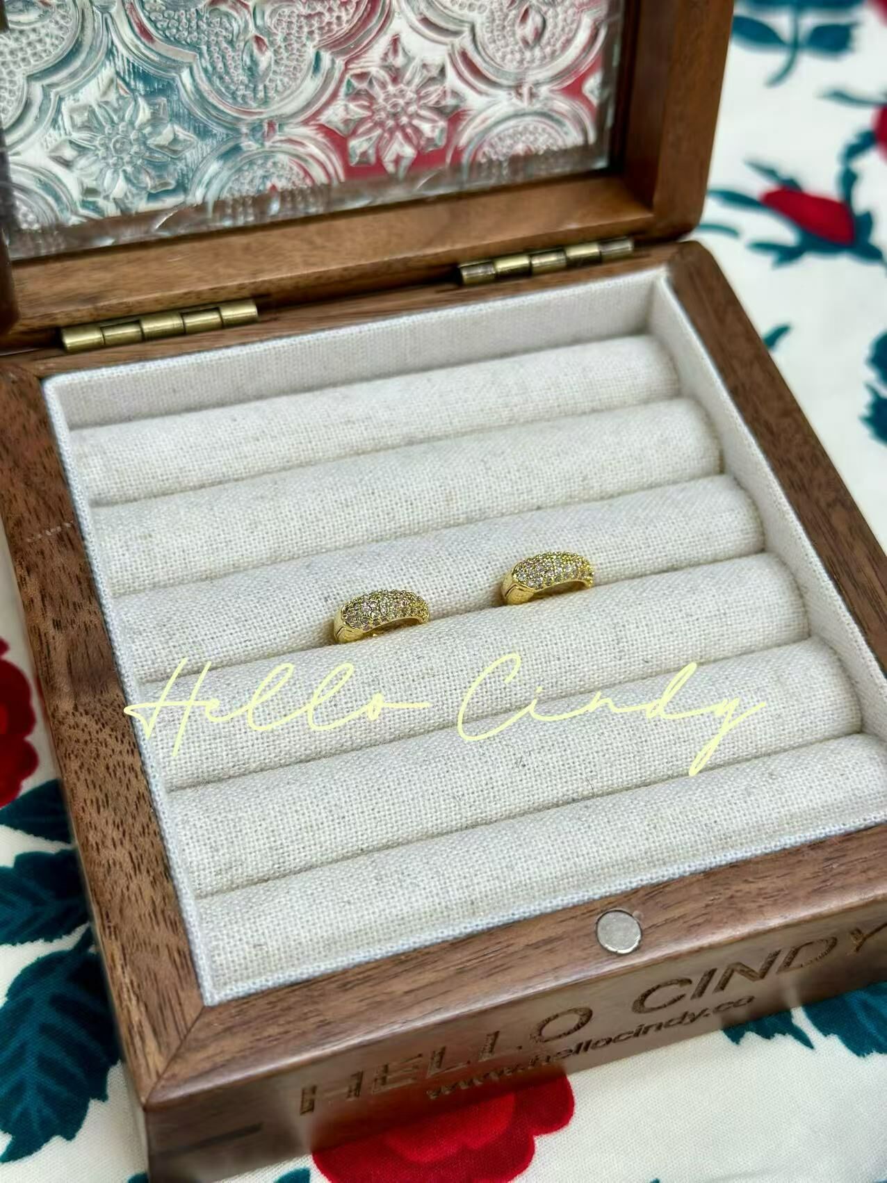 V09048 現貨-氣質閃鑽耳環（不掉色）