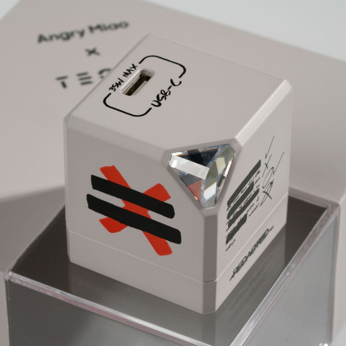 Tegic X 怒喵 聯名款 35W 氮化鎵充電頭
