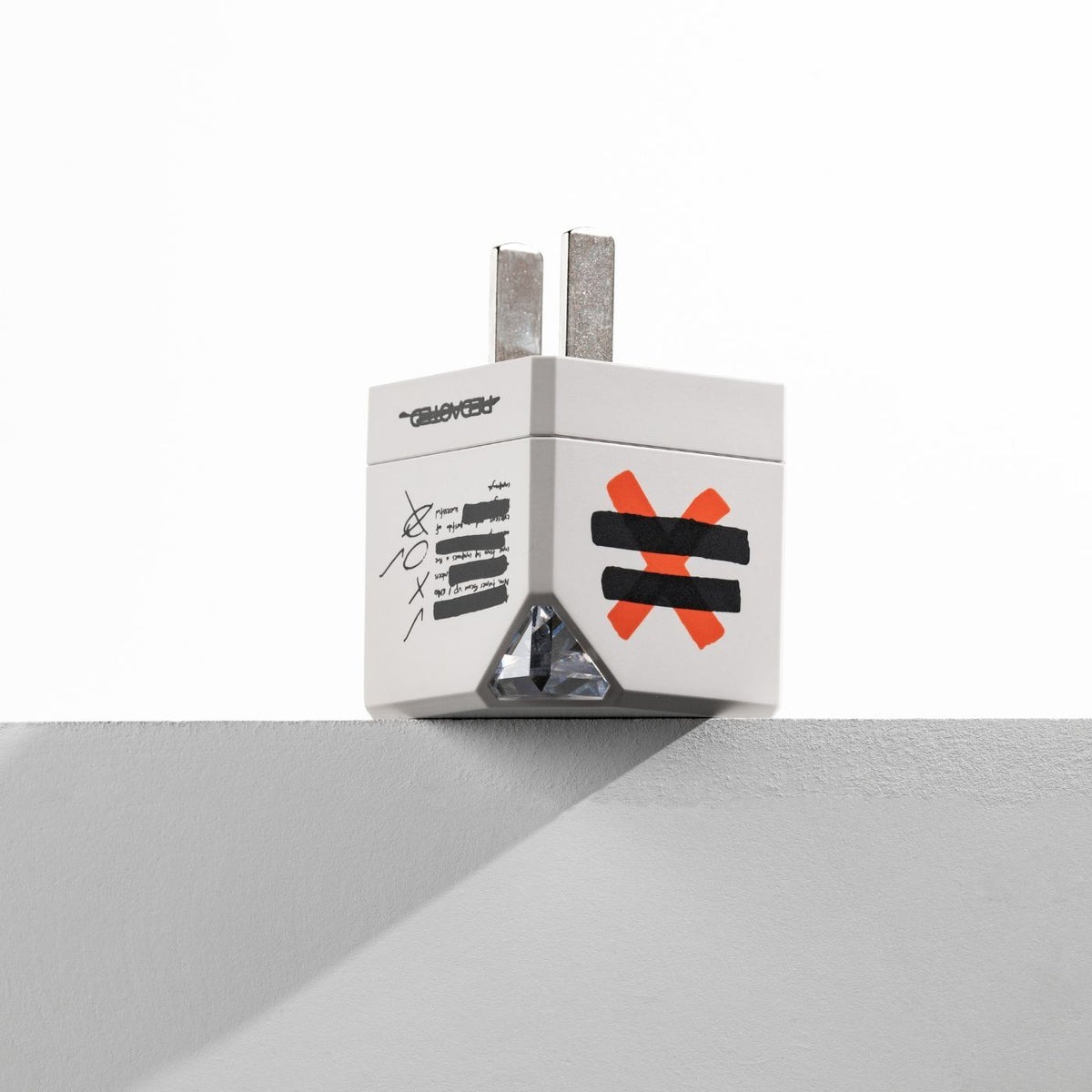 Tegic X 怒喵 聯名款 35W 氮化鎵充電頭
