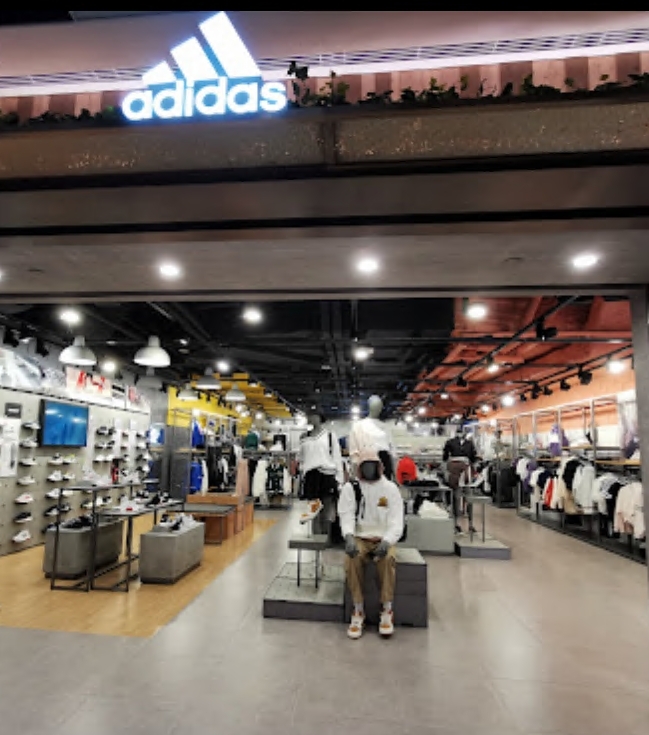 Adidas 尖沙咀店