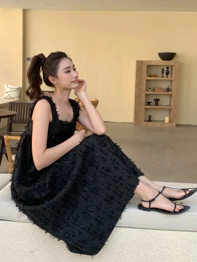 經典黑立體抽鬚感方領無袖長洋裝S-M (Elegant & Love)