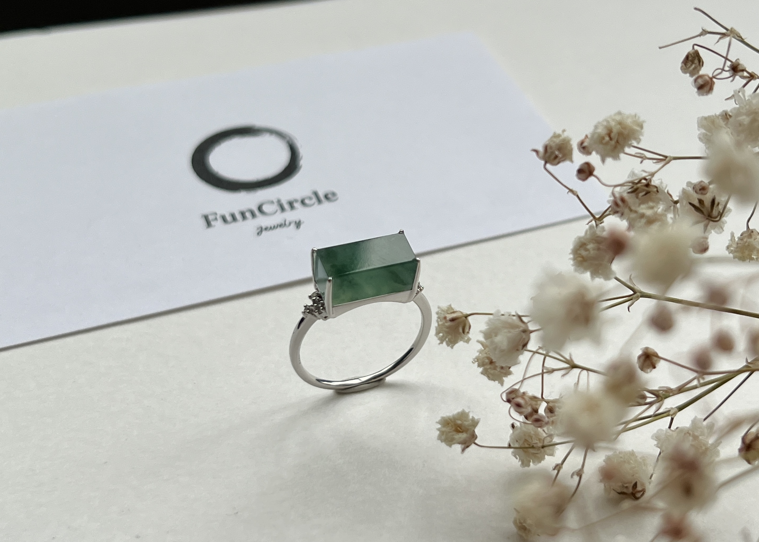 方圓設計系列-幽深湖水綠