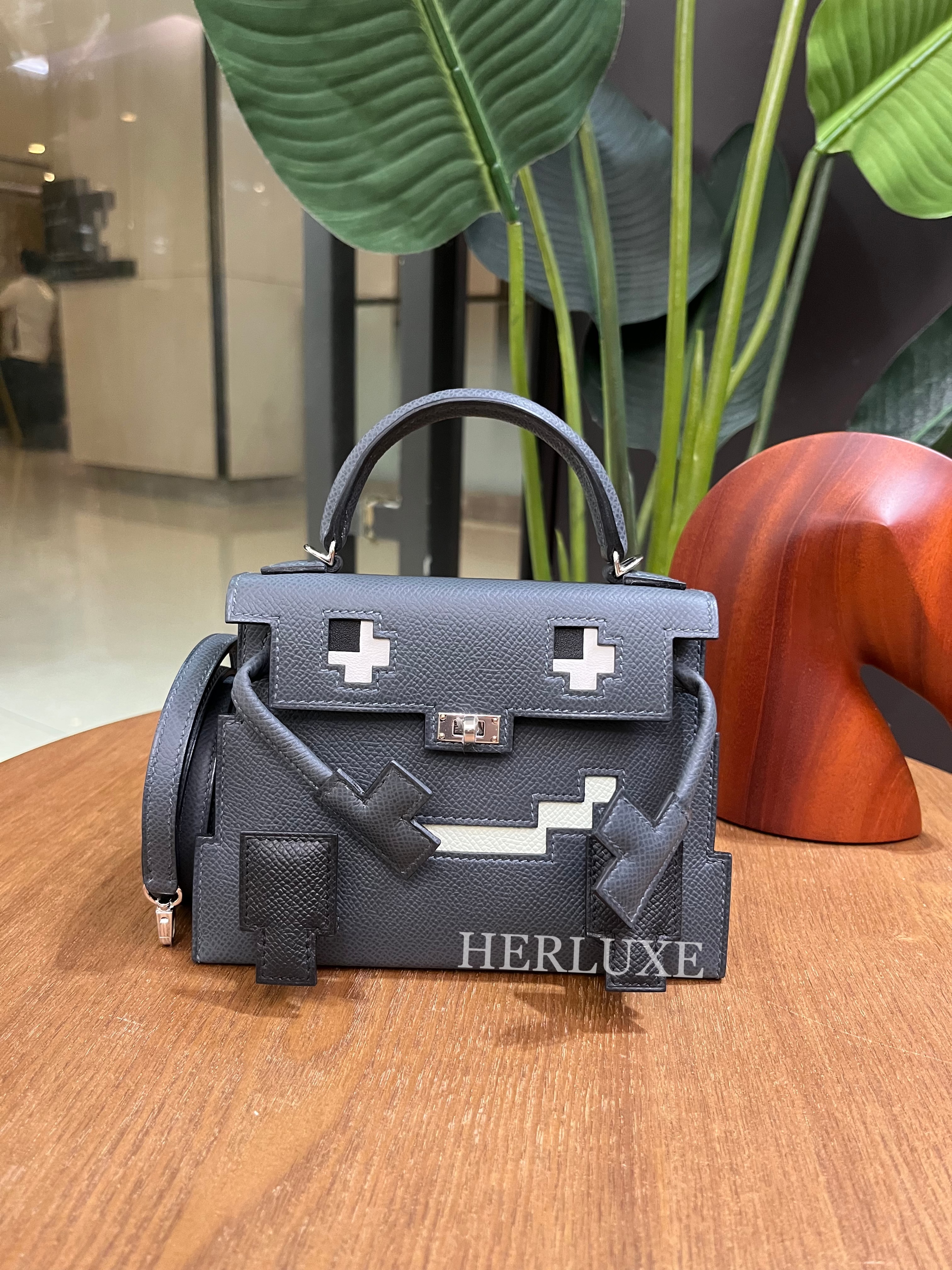 Kelly Doll picto H0 gris misty ck epsom