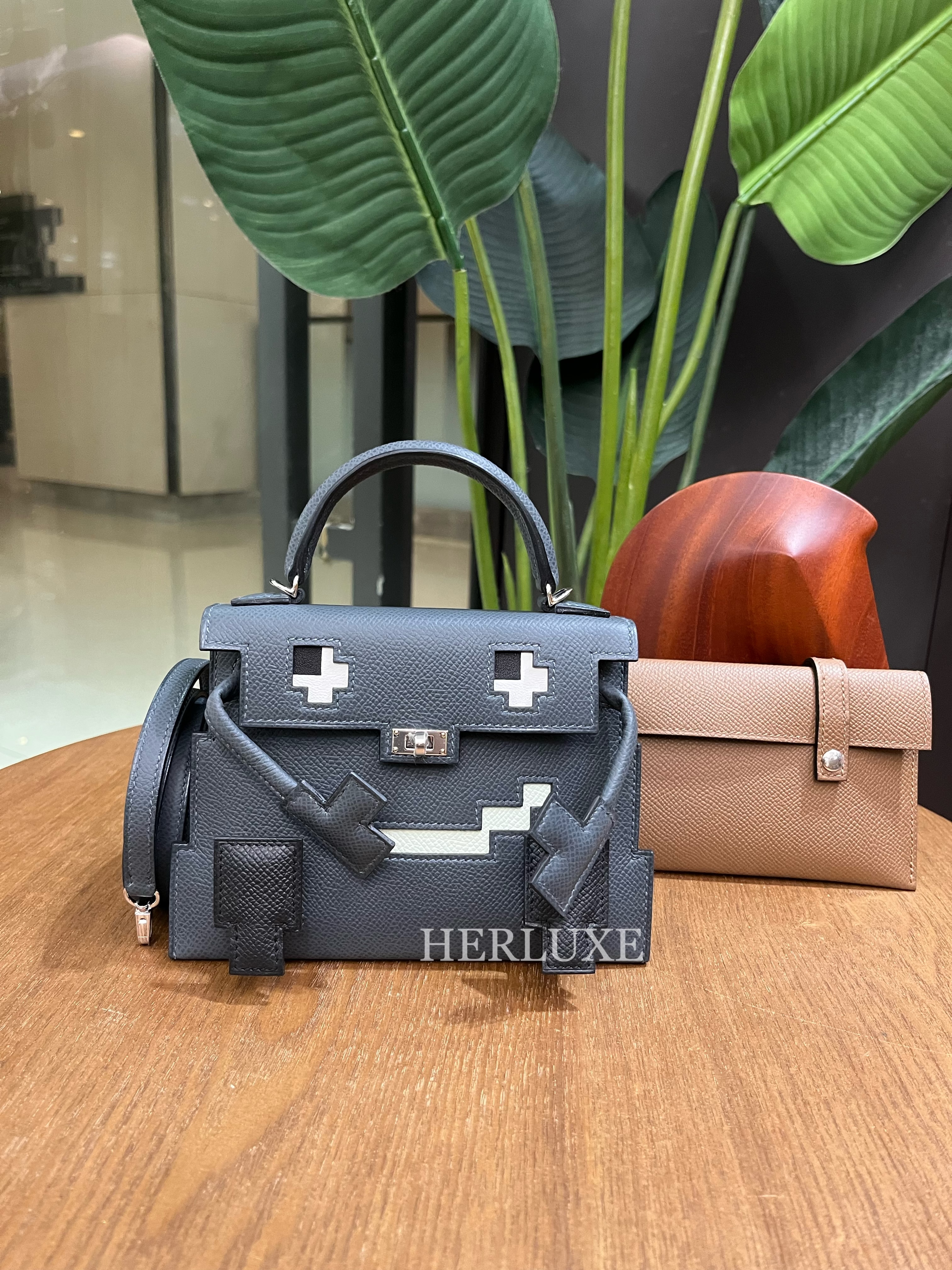 Kelly Doll picto H0 gris misty ck epsom