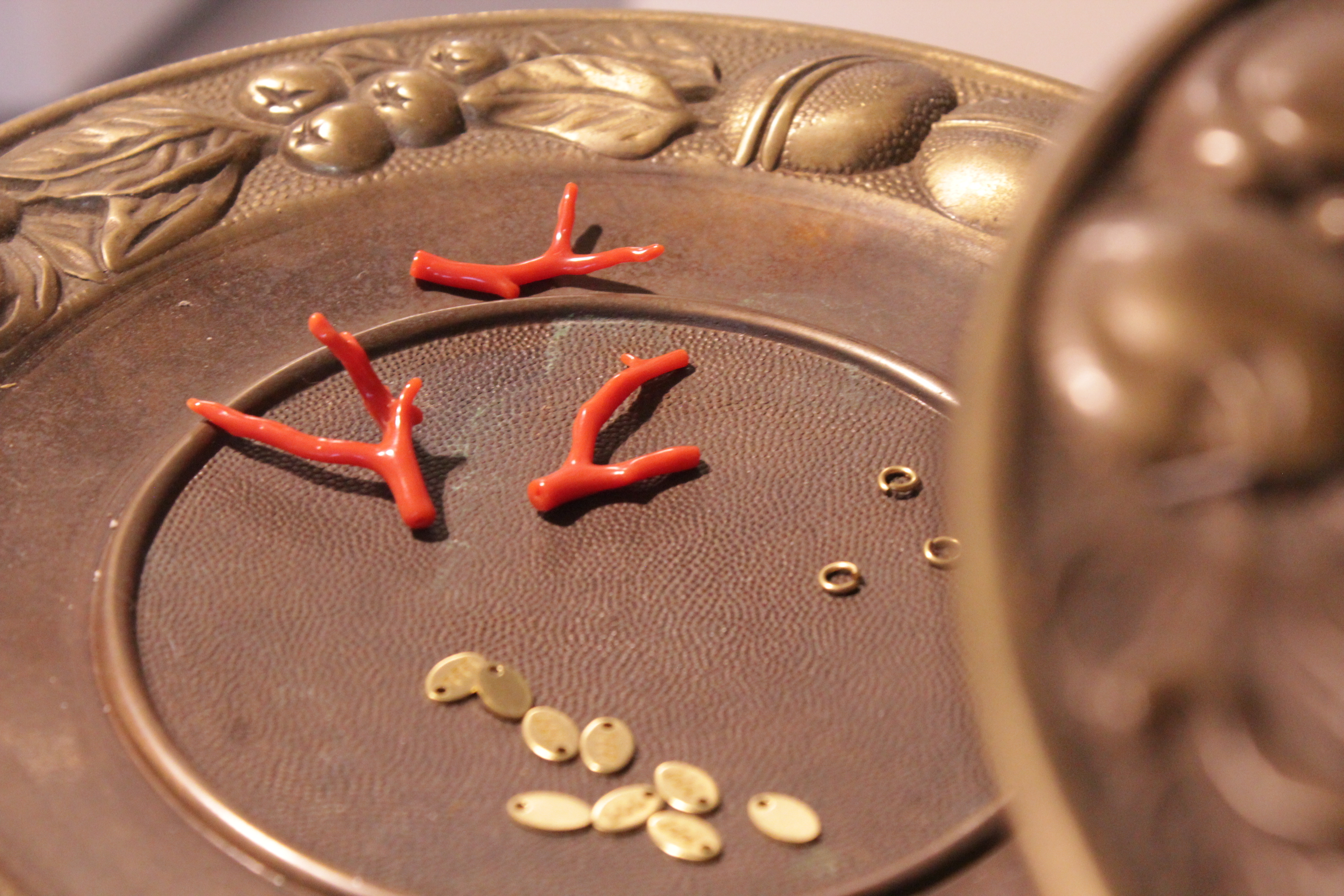 紐玩生活輕珠寶品酒會加開場- 珊瑚胸針