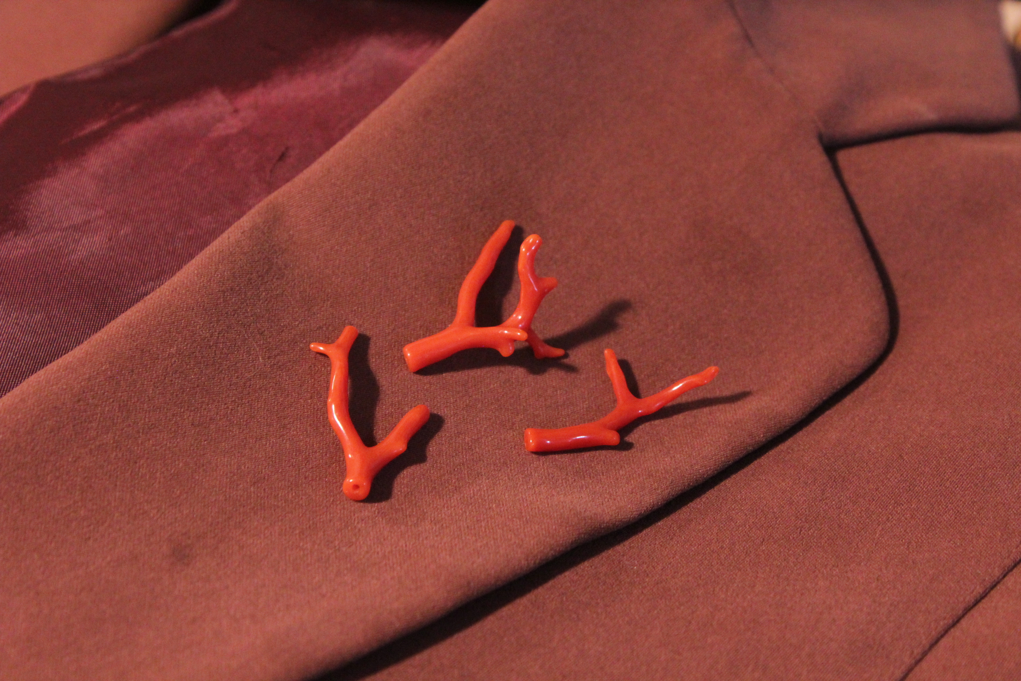 紐玩生活輕珠寶品酒會加開場- 珊瑚胸針