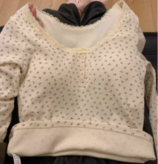 熱推蕾絲碎花帶胸墊長袖打底衫（杏色S-XL）（下單後聯絡客服確認發貨尺碼） 