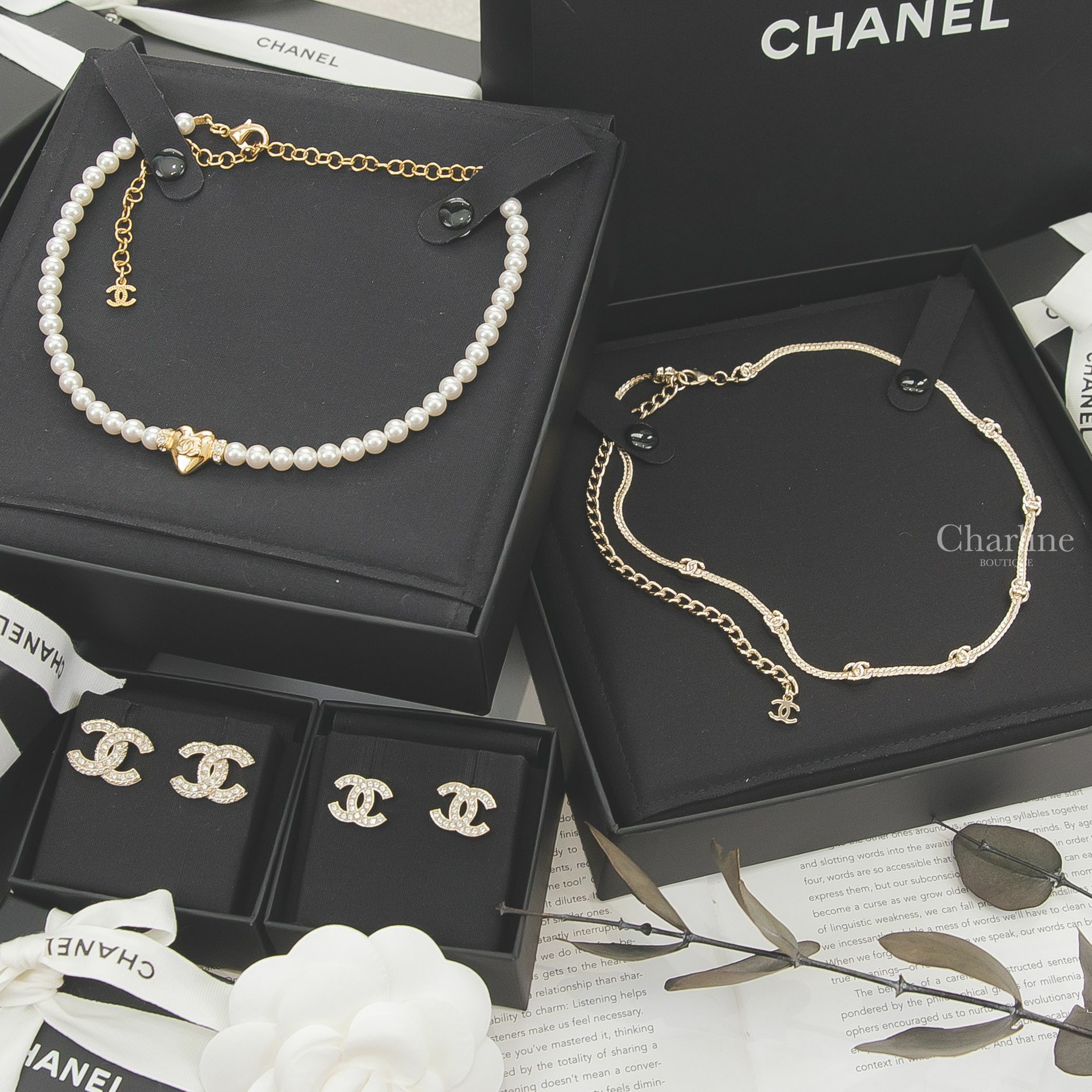 Chanel Earrings金色水鑽CC耳環,Chanel Earrings金色方格CC水鑽耳環,Chanel Necklace金色七顆CC項鍊,Chanel Choker金色CC愛心鑲鑽白色珍珠頸鏈-Charline Boutique 精品代購