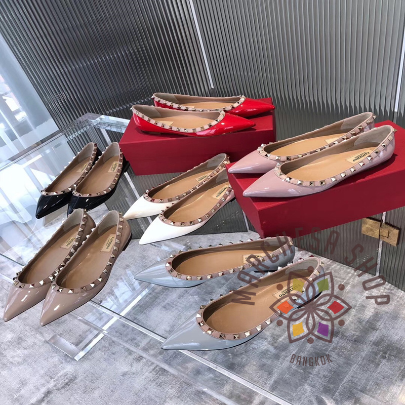 S2932 - 全真皮羊漆皮純色鉚釘尖頭平底鞋