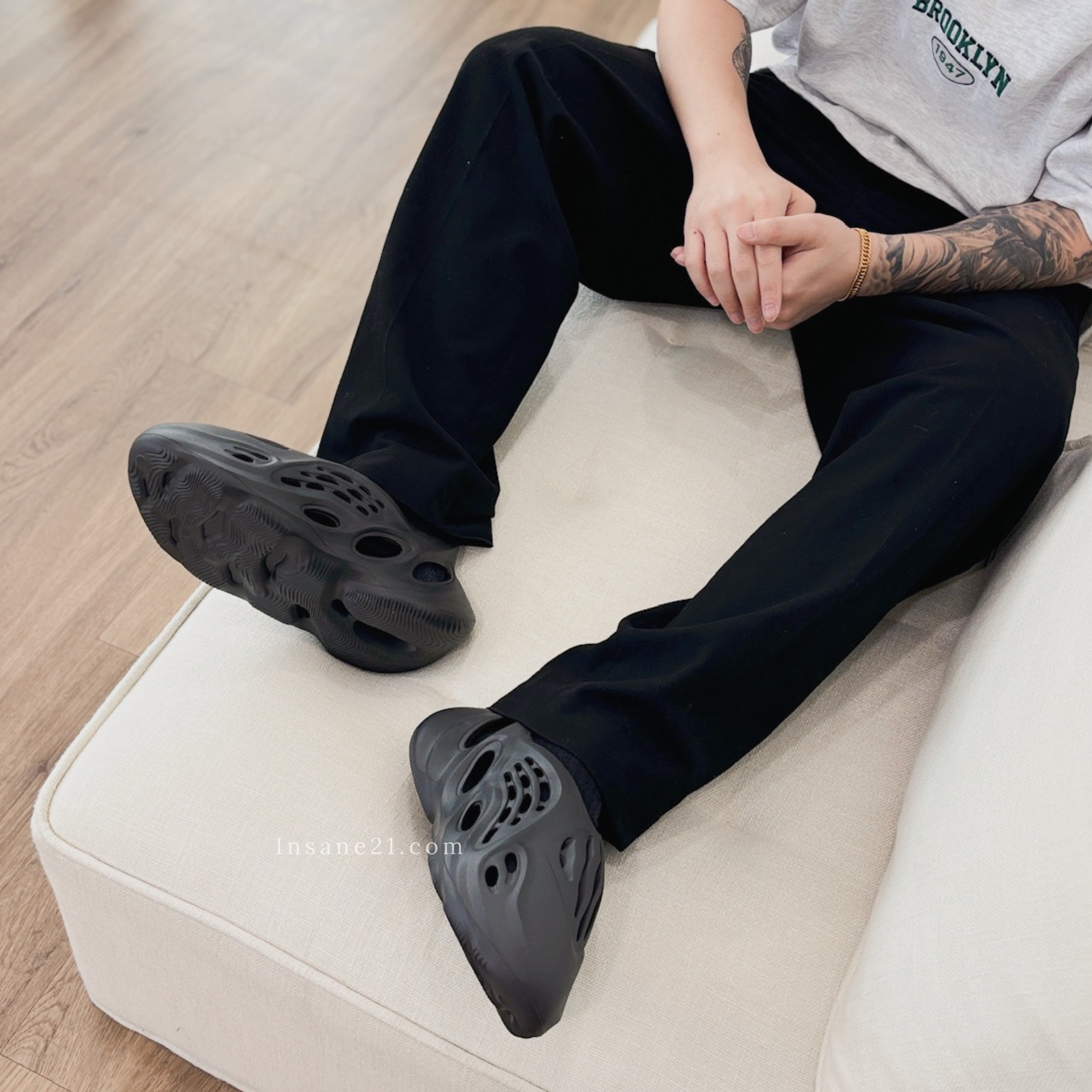 ADIDAS YEEZY FOAM RUNNER "ONYX" 瑪瑙黑武士 HP8739