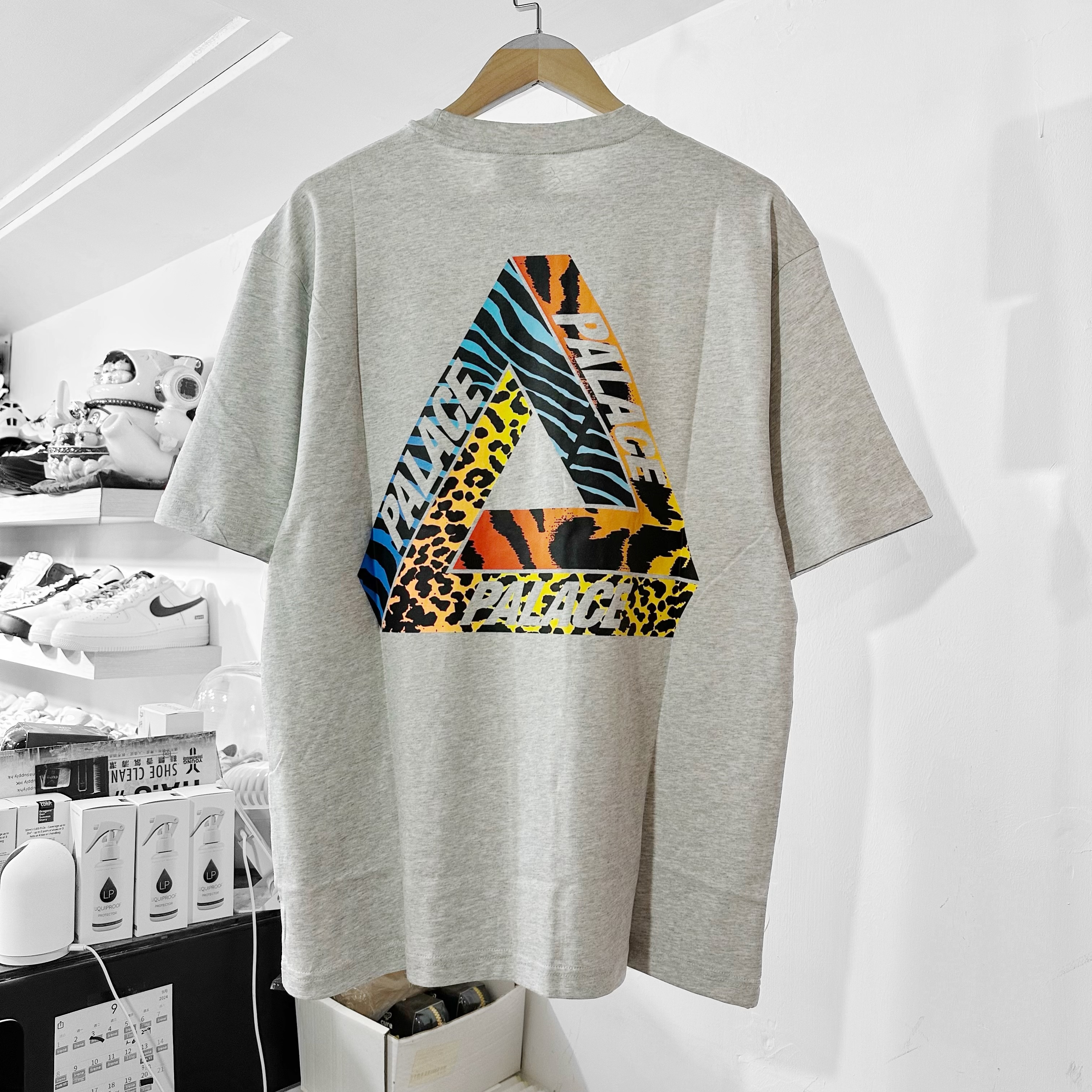 PALACE  Jungle Dream T-Shirt Grey Marl