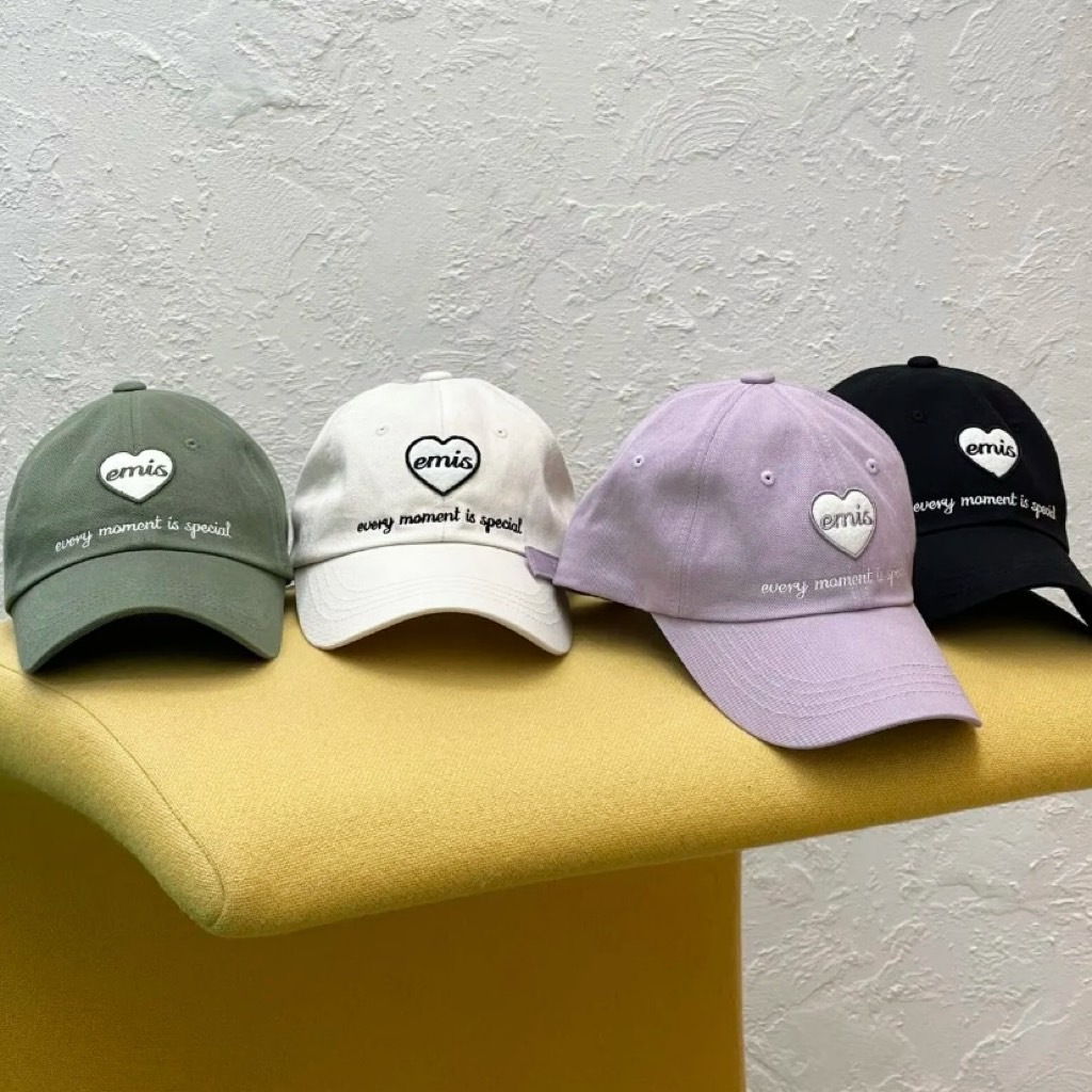 <韓國限定>EMIS 新款 愛心字母刺繡老帽