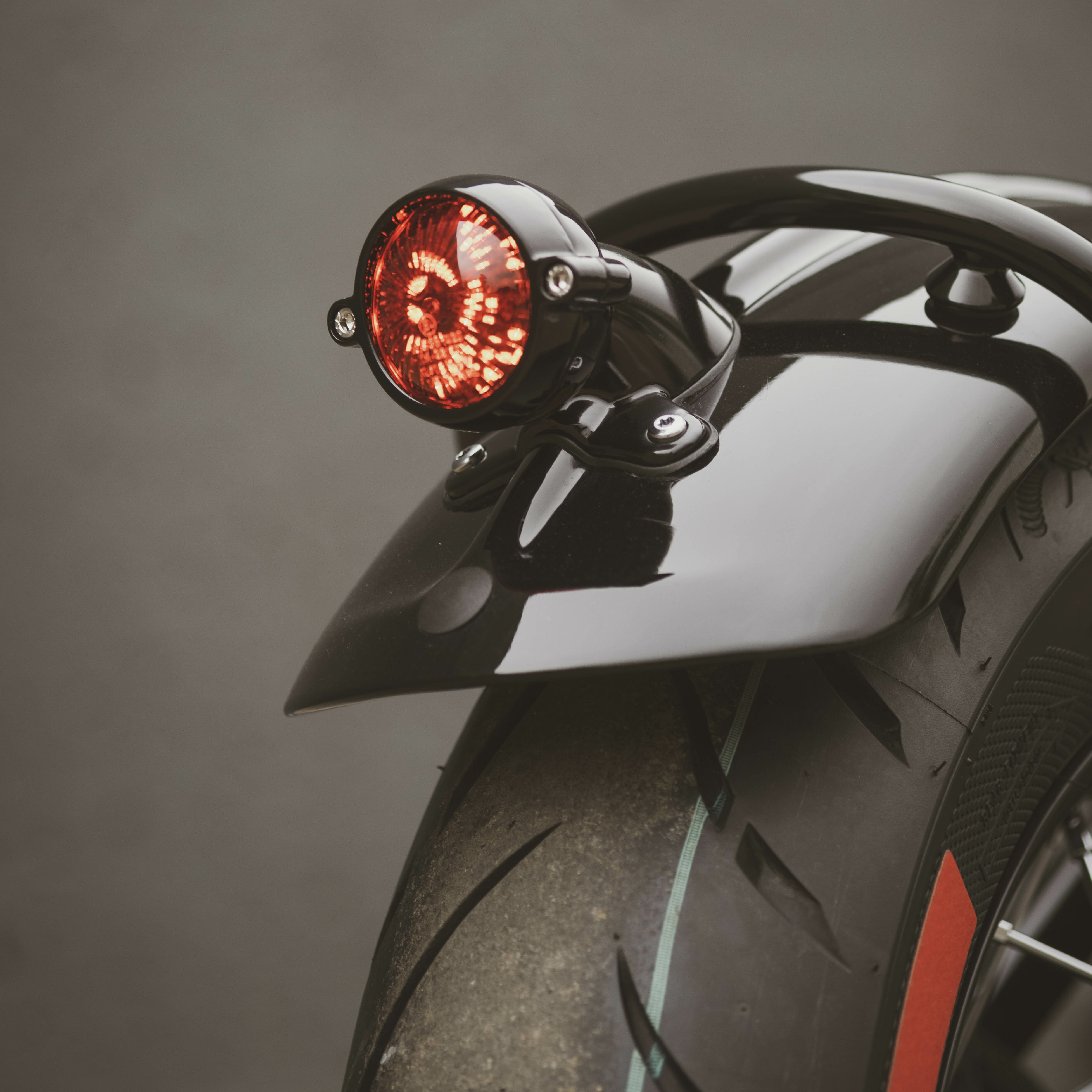 Motone 水冷 Bobber專用 燈座 - 亮黑