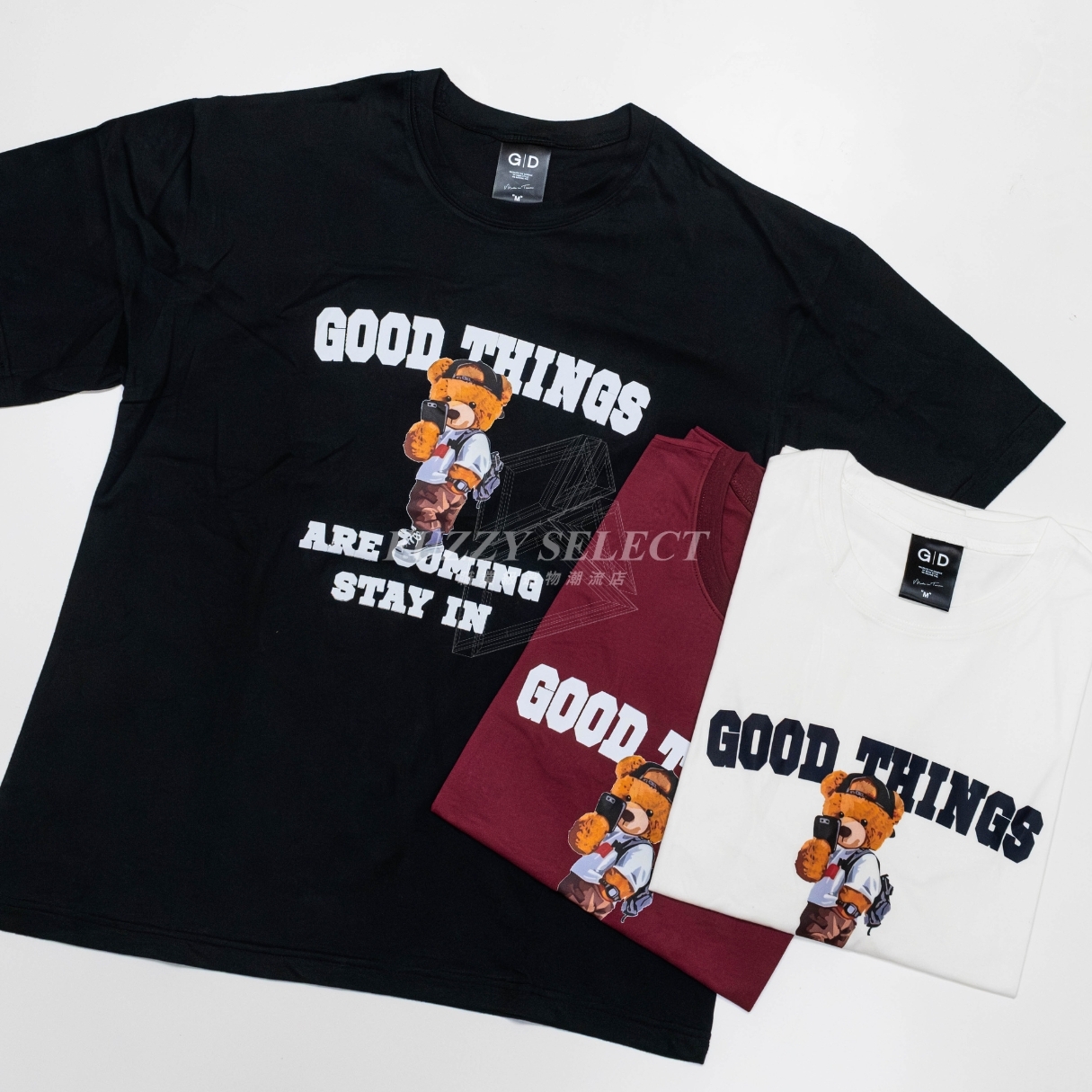 【逢甲 FUZZY】Bear 拍照 Tee 潮流 日常 美式 圖案 Logo 熊 自拍 短T 短Tee 黑 白 酒紅