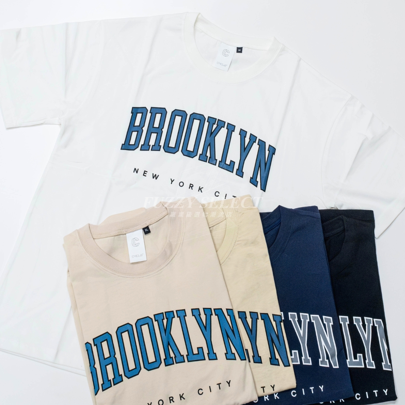 【逢甲 FUZZY】Brooklyn 布魯克林 Tee 潮流 美式 Logo 短T 短Tee 黑 白 深藍 卡其 奶茶