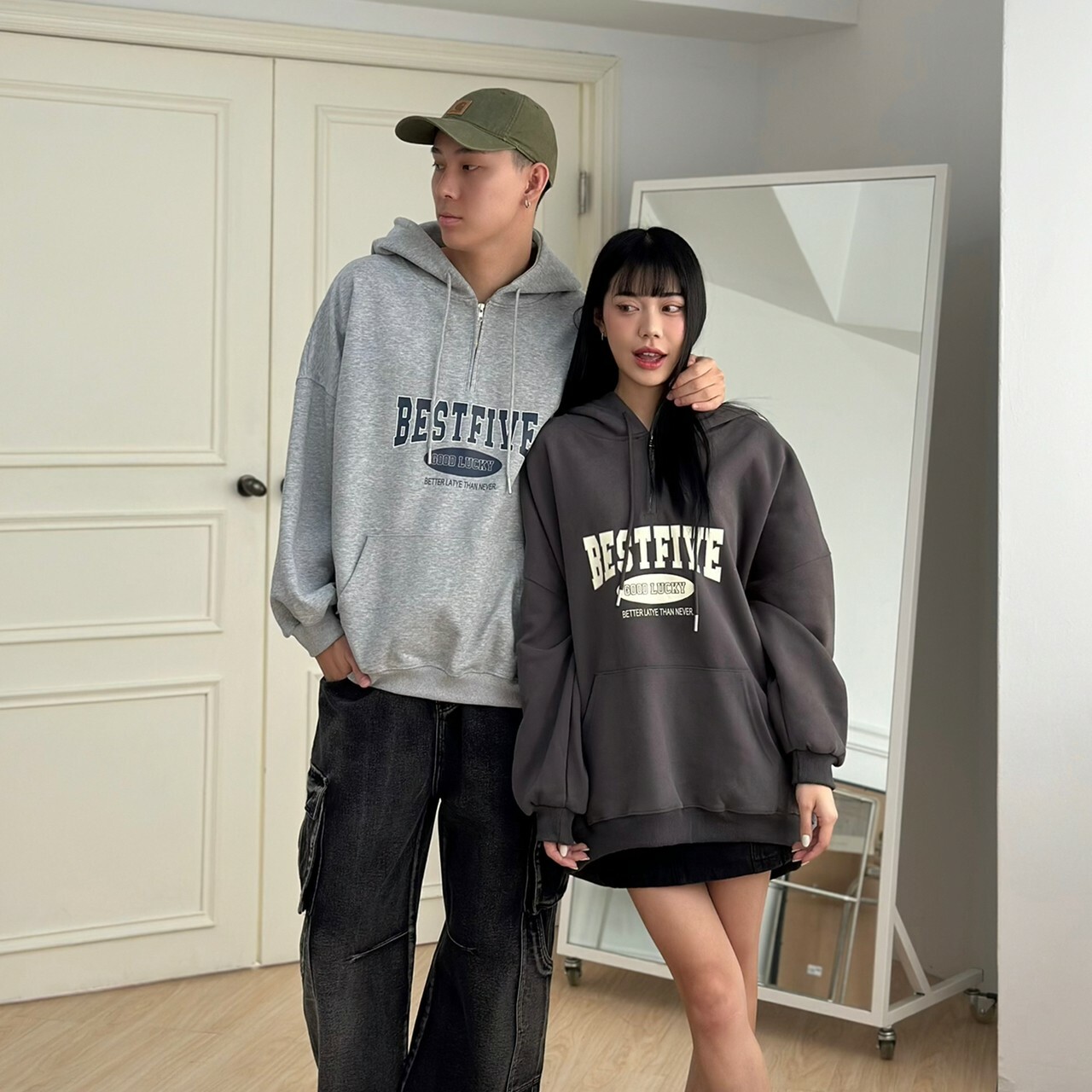 經典寬寬鬆鬆字母帽t