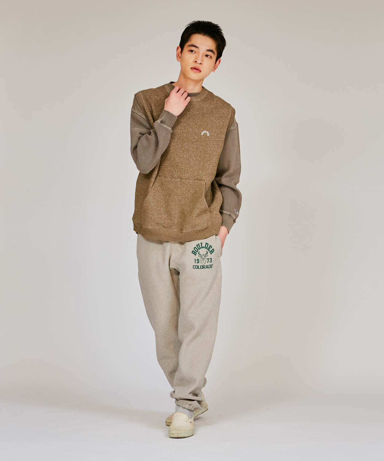 男款-學院風雪花圓領運動背心-橄欖（C3-A003-672）