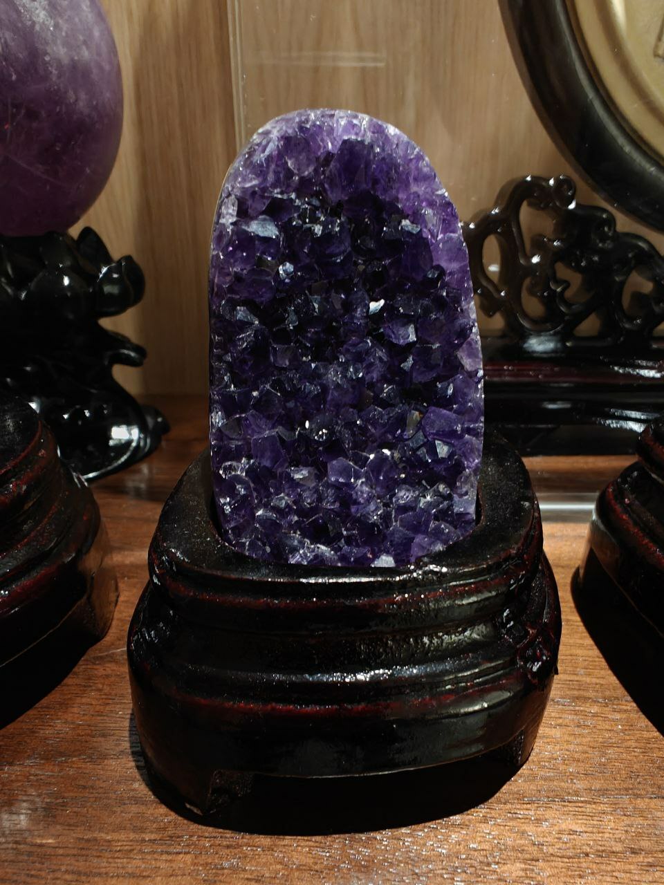 [S] GEMZ & CO JSY AMETHYST CAVE WITH STAND, V116 (V116)