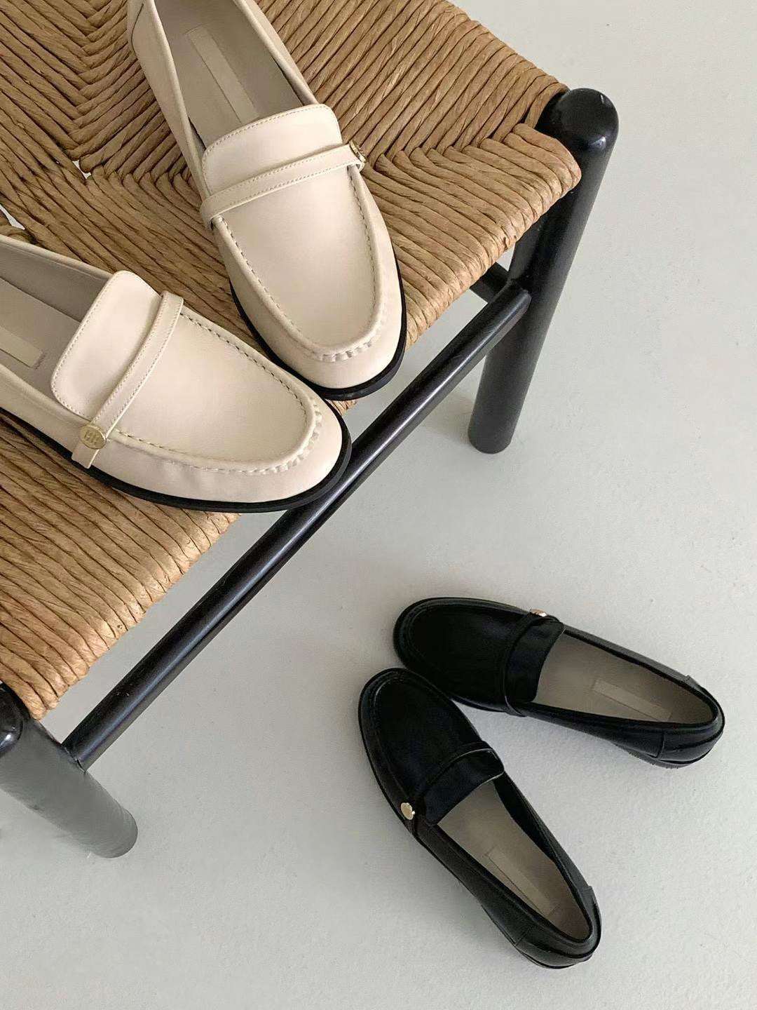 #228N183 質感拉滿，天天穿小金扣樂福鞋