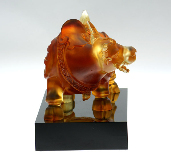 鹿港窯禮品館│提升運勢的藝術品：扭轉乾坤+黑水晶座琉璃擺飾