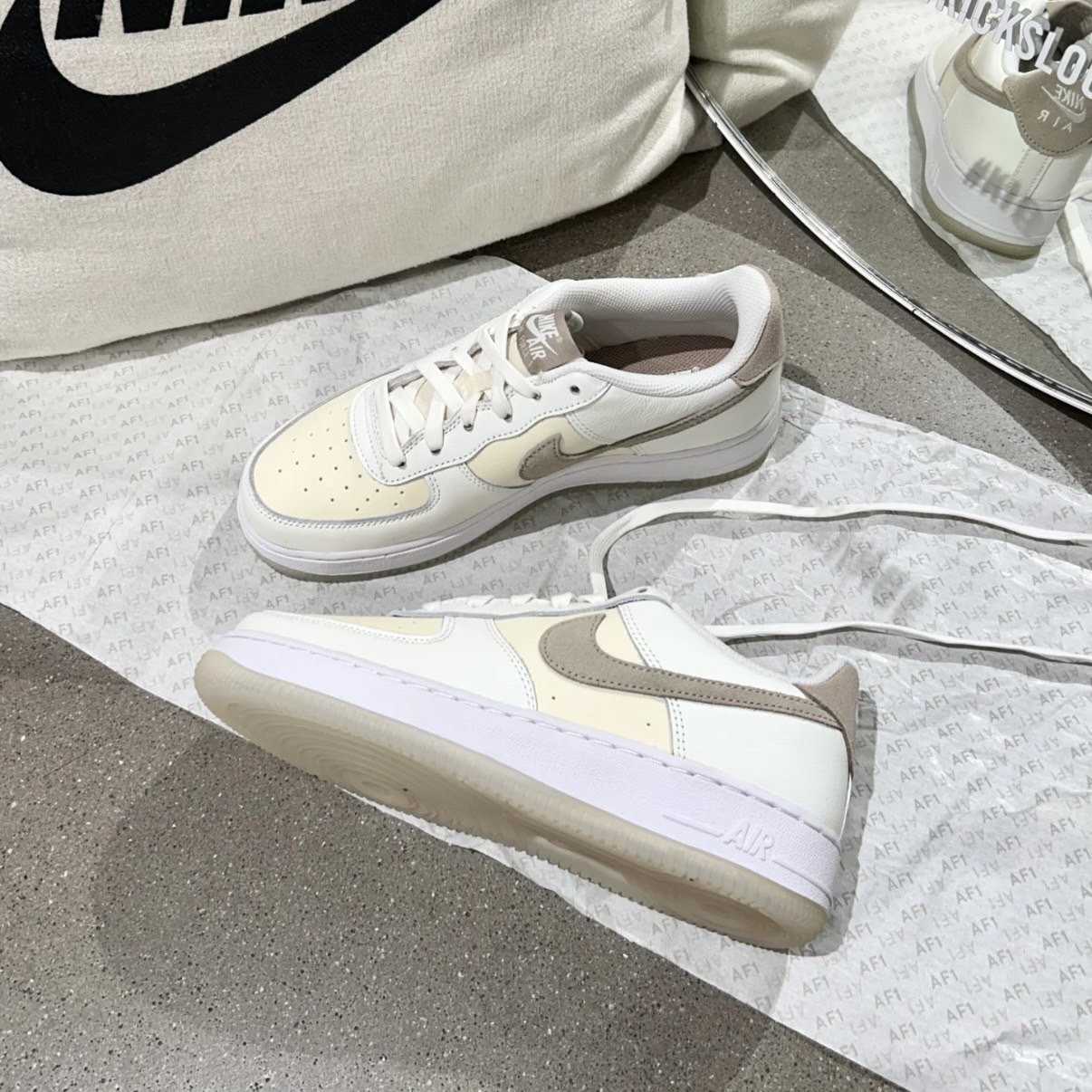Nike Air Force 1 07 LV8 男鞋 米白 椰奶色 卡其 AF1 休閒鞋