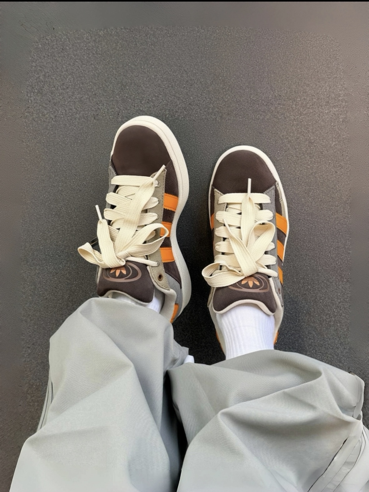 Adidas Originals Campus x SFTM 萬聖節限定 咖啡橘 奶油色 南瓜 燈芯絨 麂皮 拼接 麵包鞋 IH3282/預購