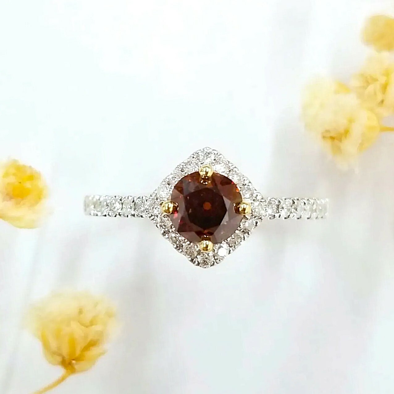 18K Gold 0.85ct Diamond Ring