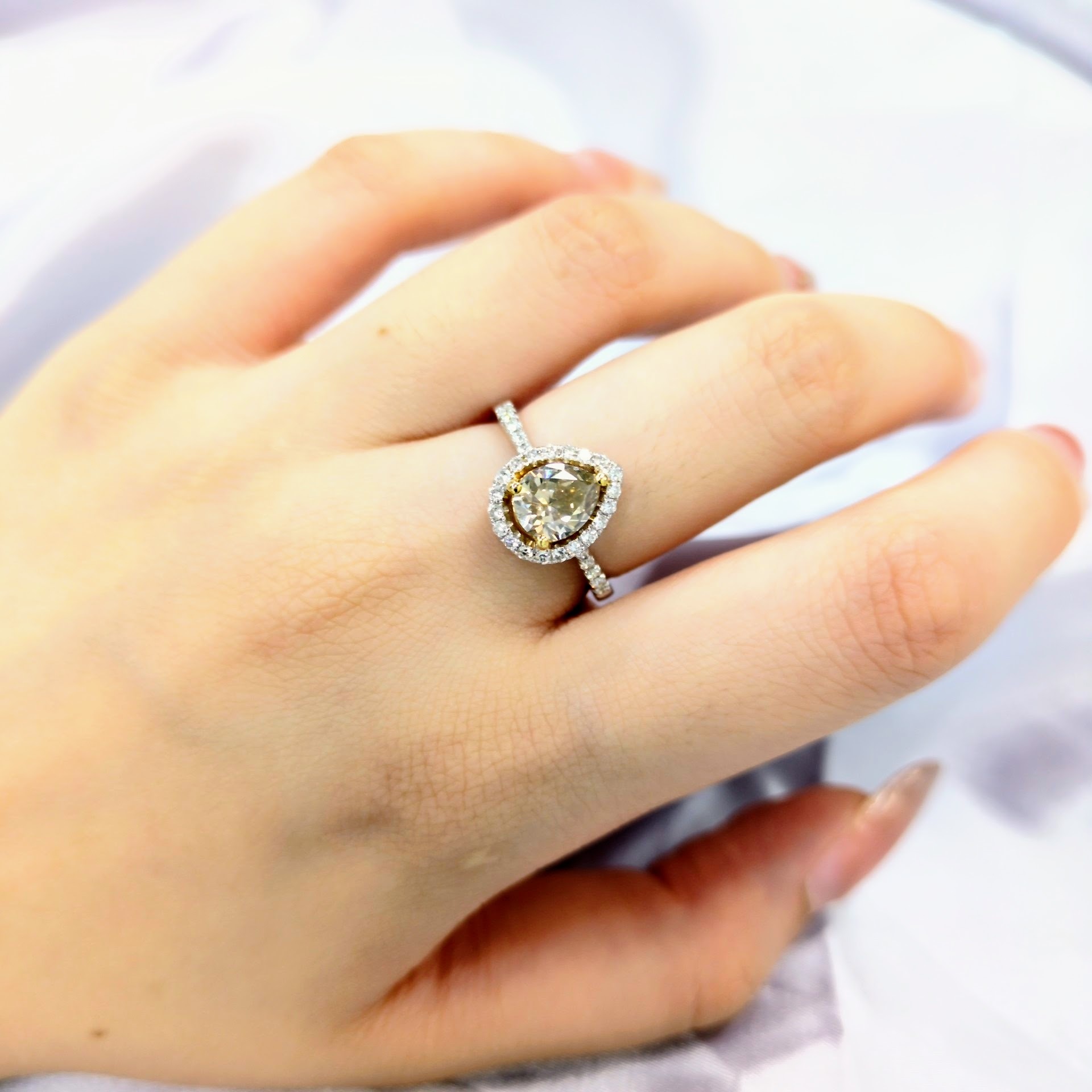 18K Gold 1.35ct Fancy Champagne Pear Shaped Diamond Ring