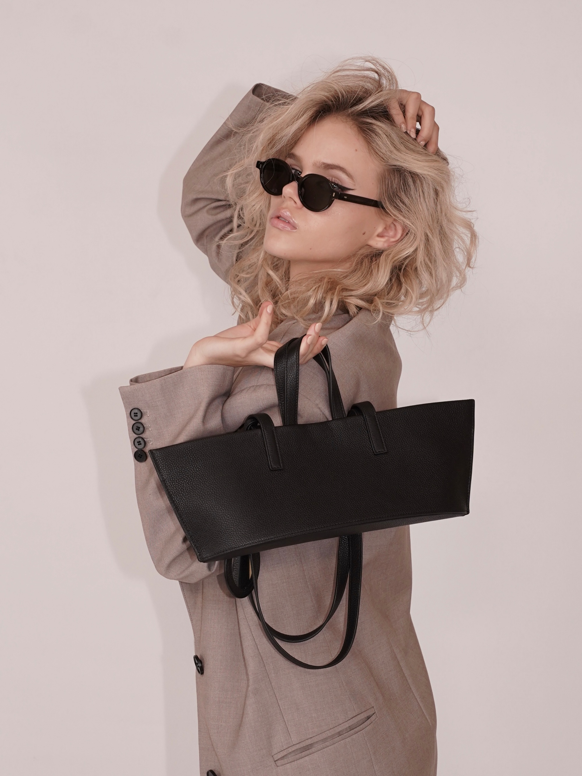 HANAA新款荔枝紋牛皮手提單肩兩用帆船包配一帆風順掛飾鏡