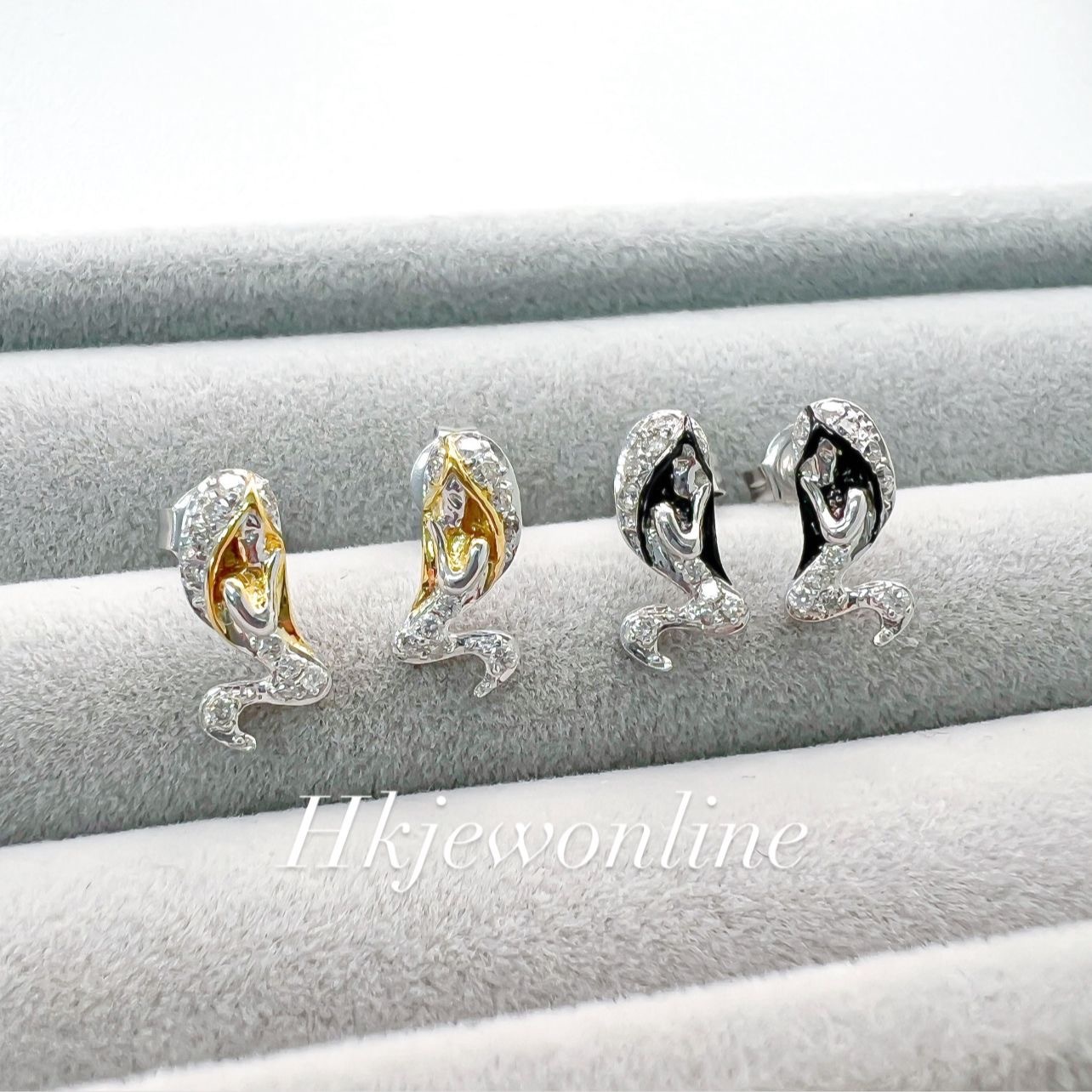 ♍️ 14K White Gold Diamond Virgo Earrings