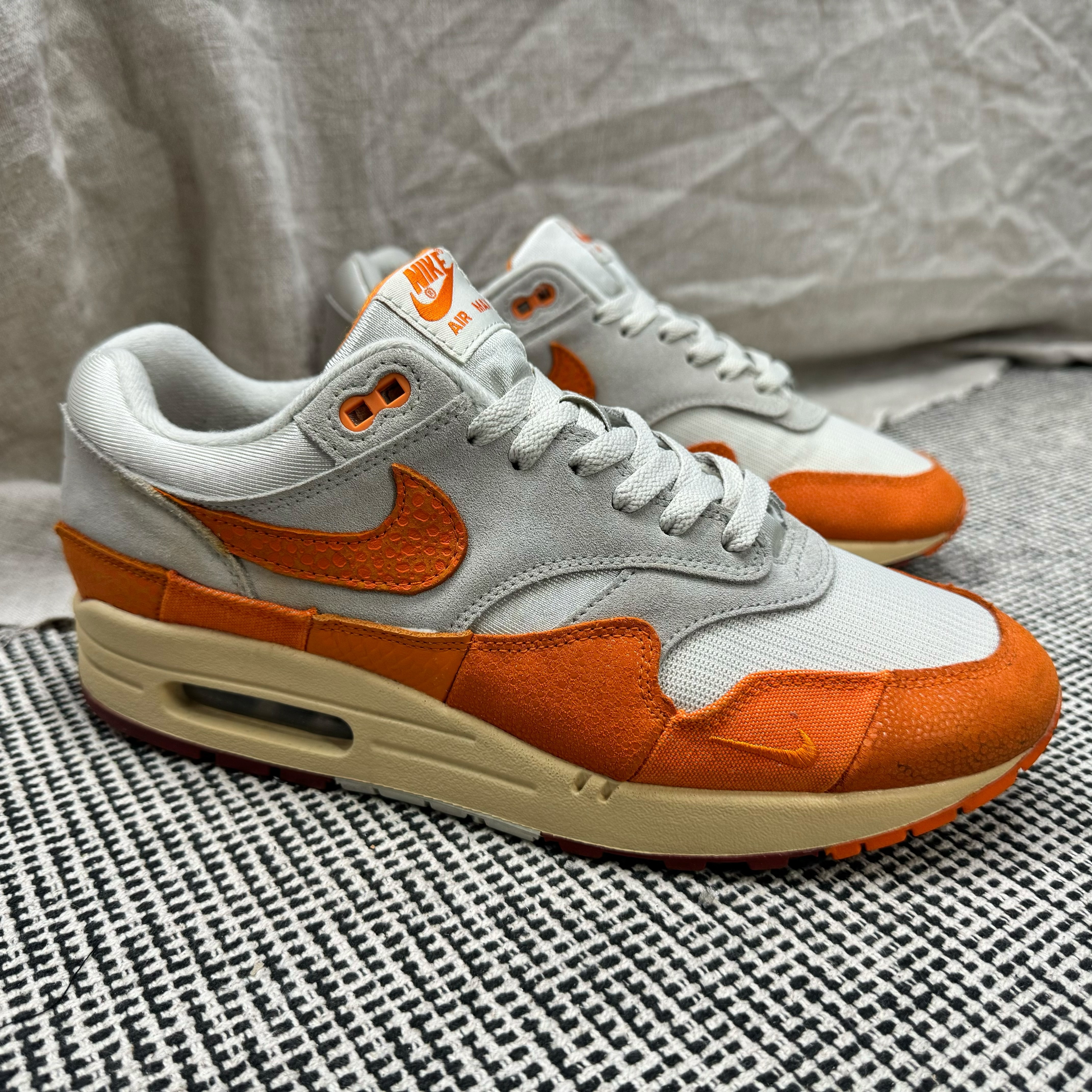 【中古美品 男生尺寸 US10 】Nike Air Max 1 Master 白橘 岩漿橘 雪城 低筒休閒跑鞋【DZ4709-001】 無原盒