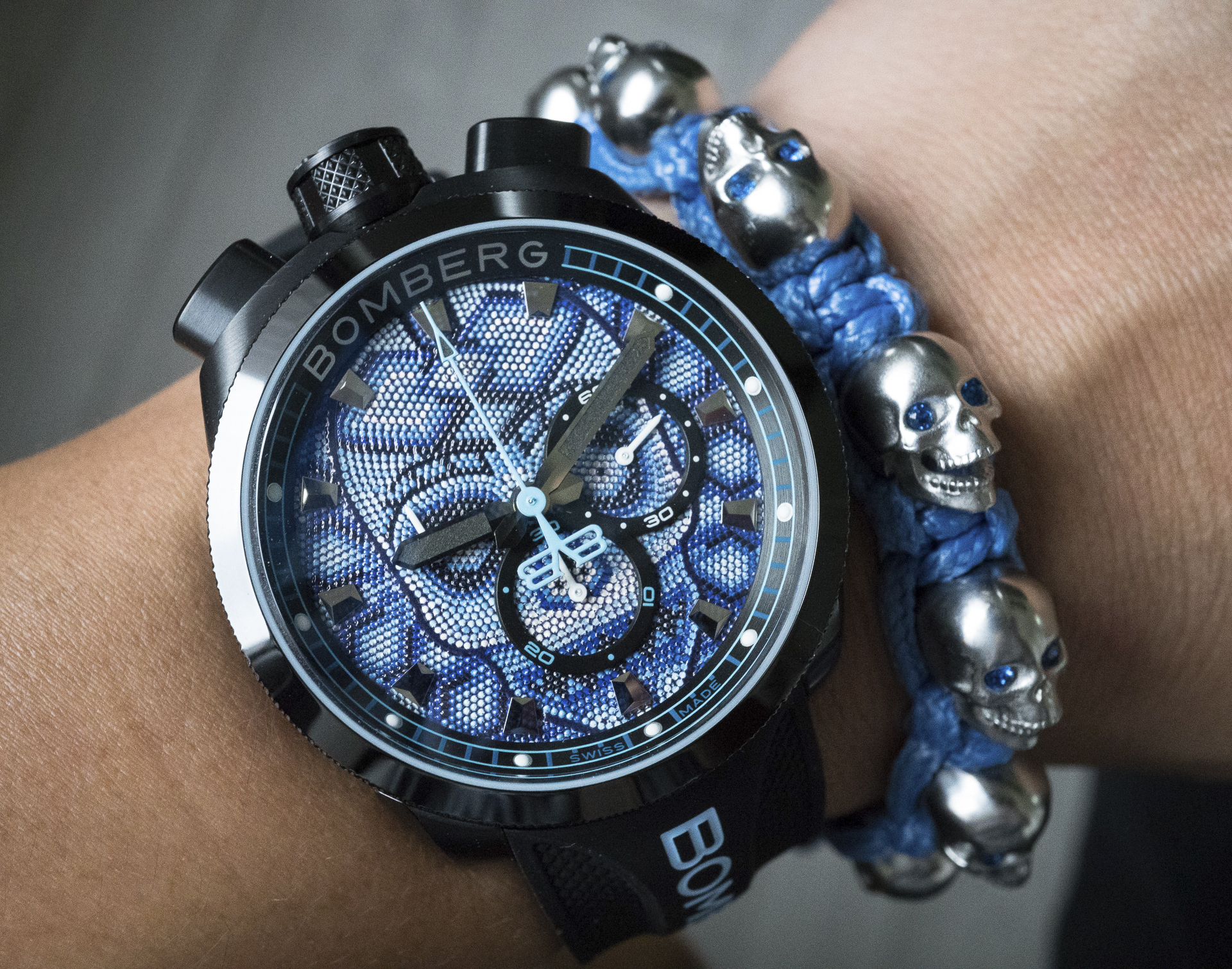 BOLT-68 系列 藍色珍珠骷髏計時碼錶