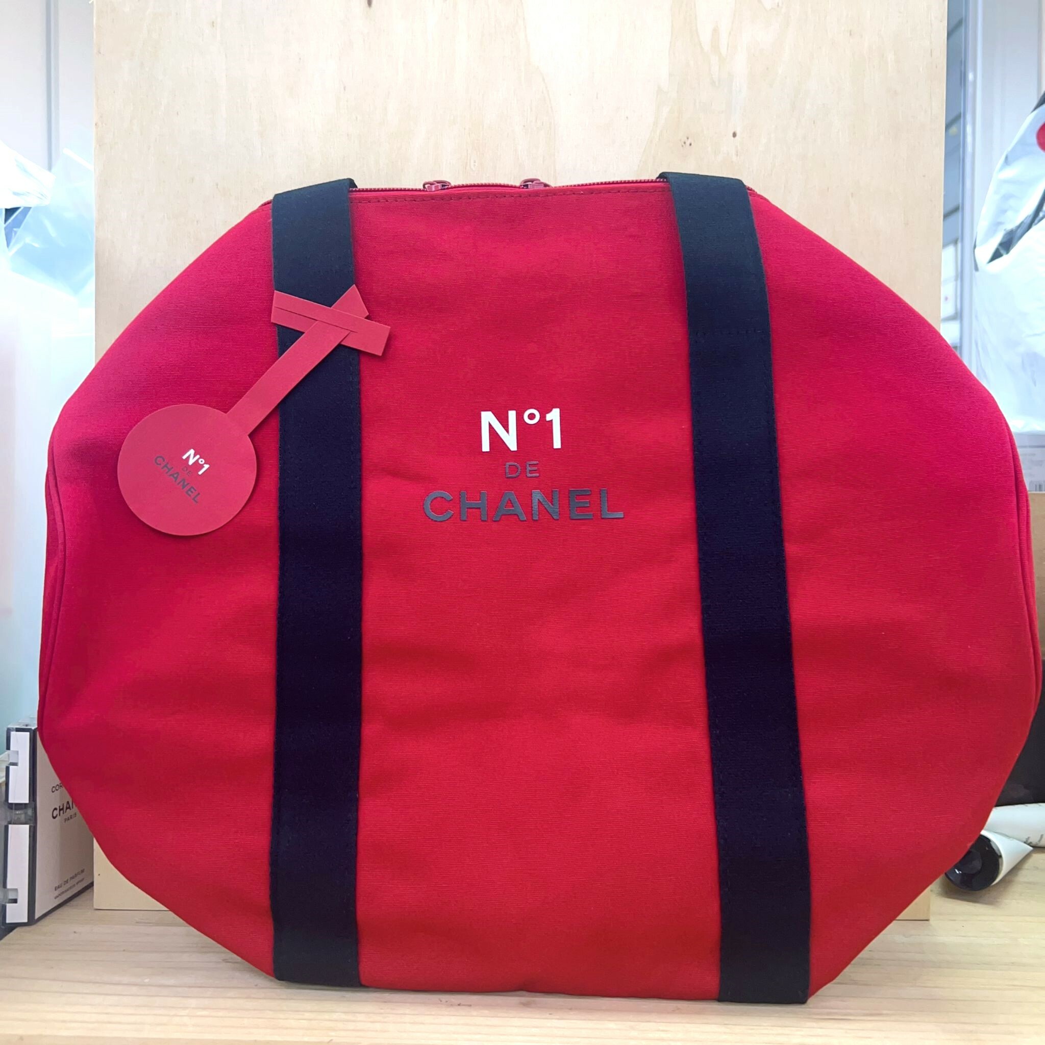 CHANEL 紅山茶花健身袋