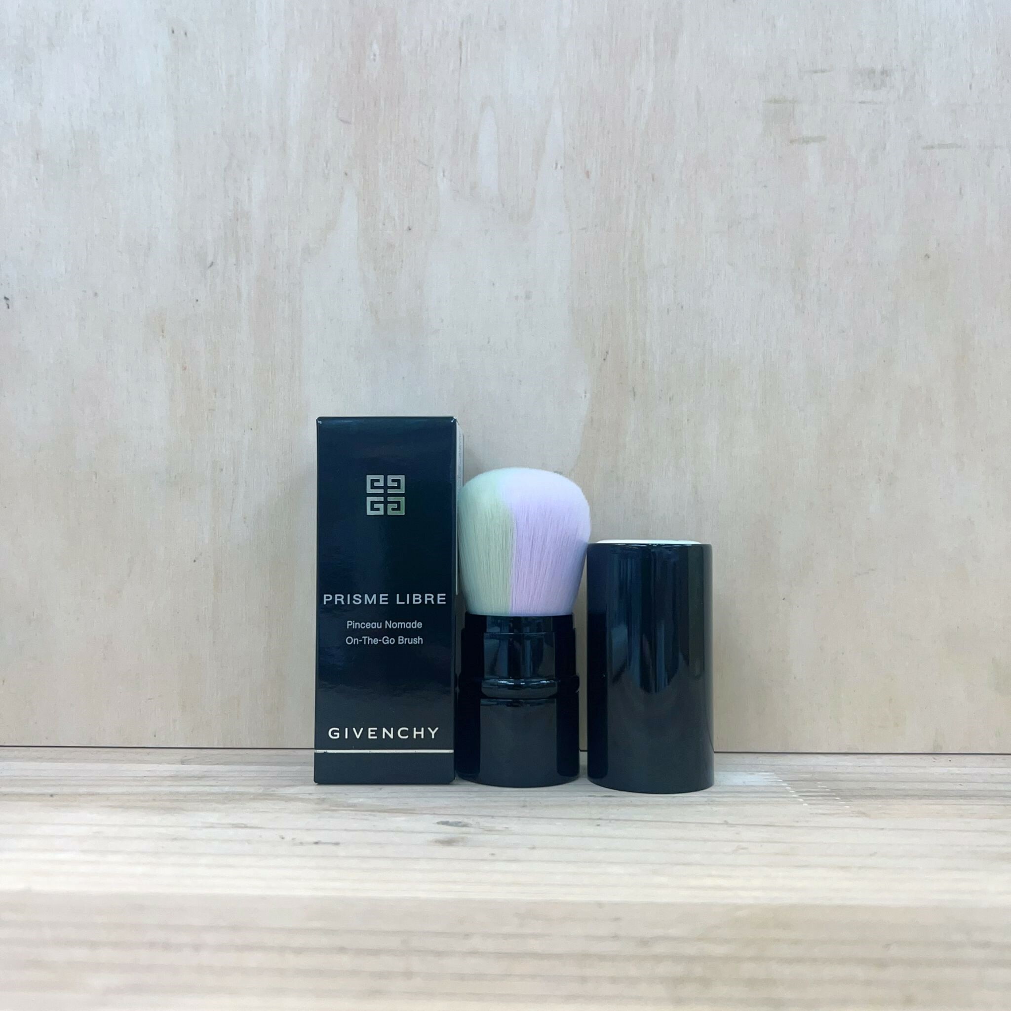 GIVENCHY 伸縮散粉掃