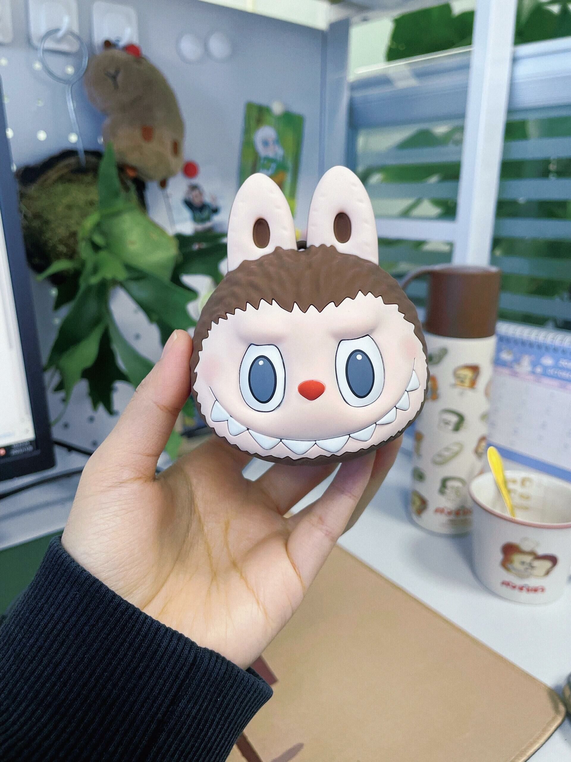 POPMART The Monsters Labubu 棕色矽膠耳機包 吊飾 鑰匙圈/預購