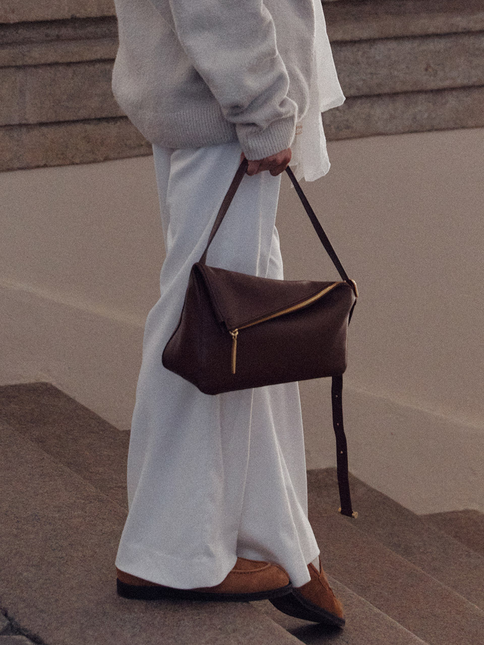 LOEUVRE Folio Shoulder Medium