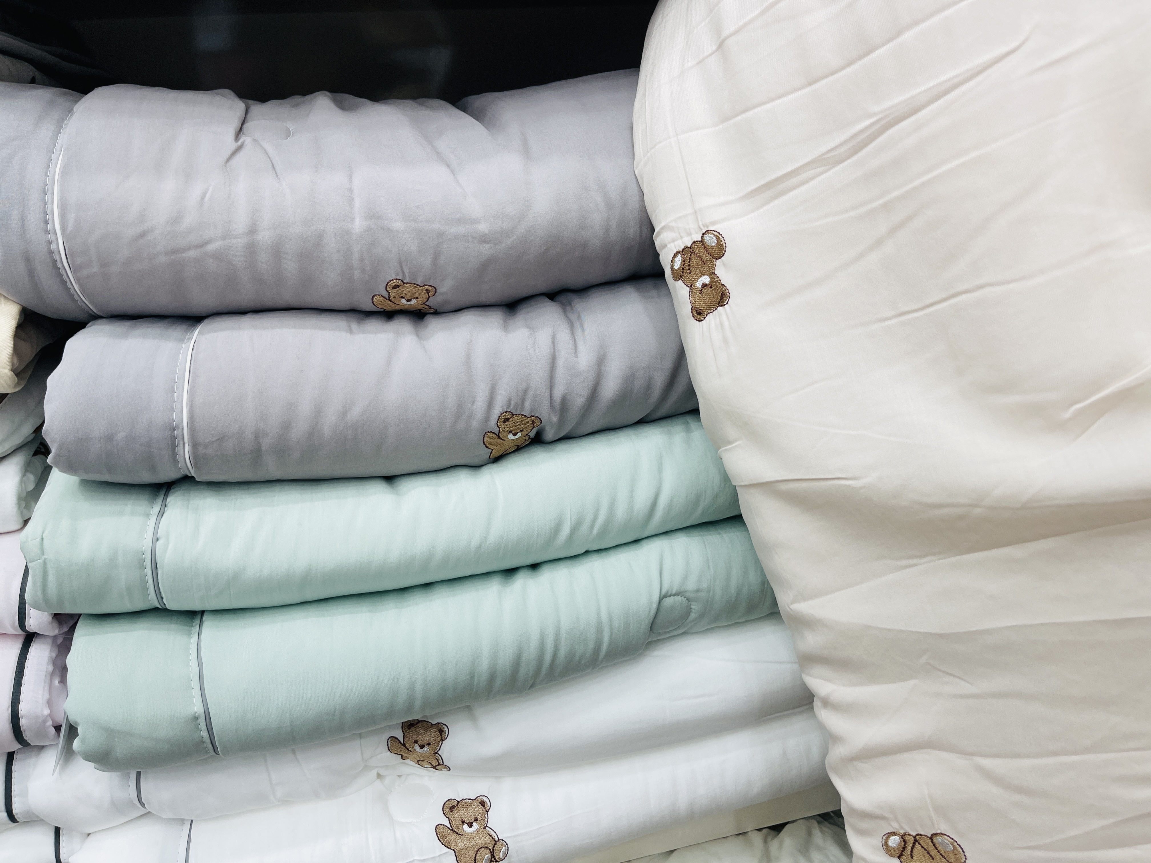 TT8AA160 熊仔天絲刺繡四季被