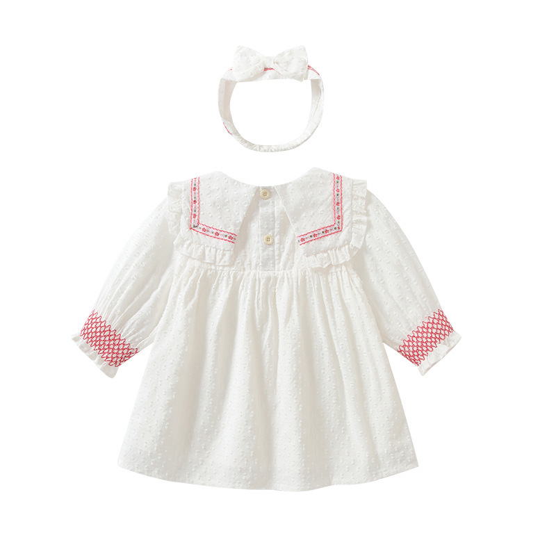 白色方領刺繡裙